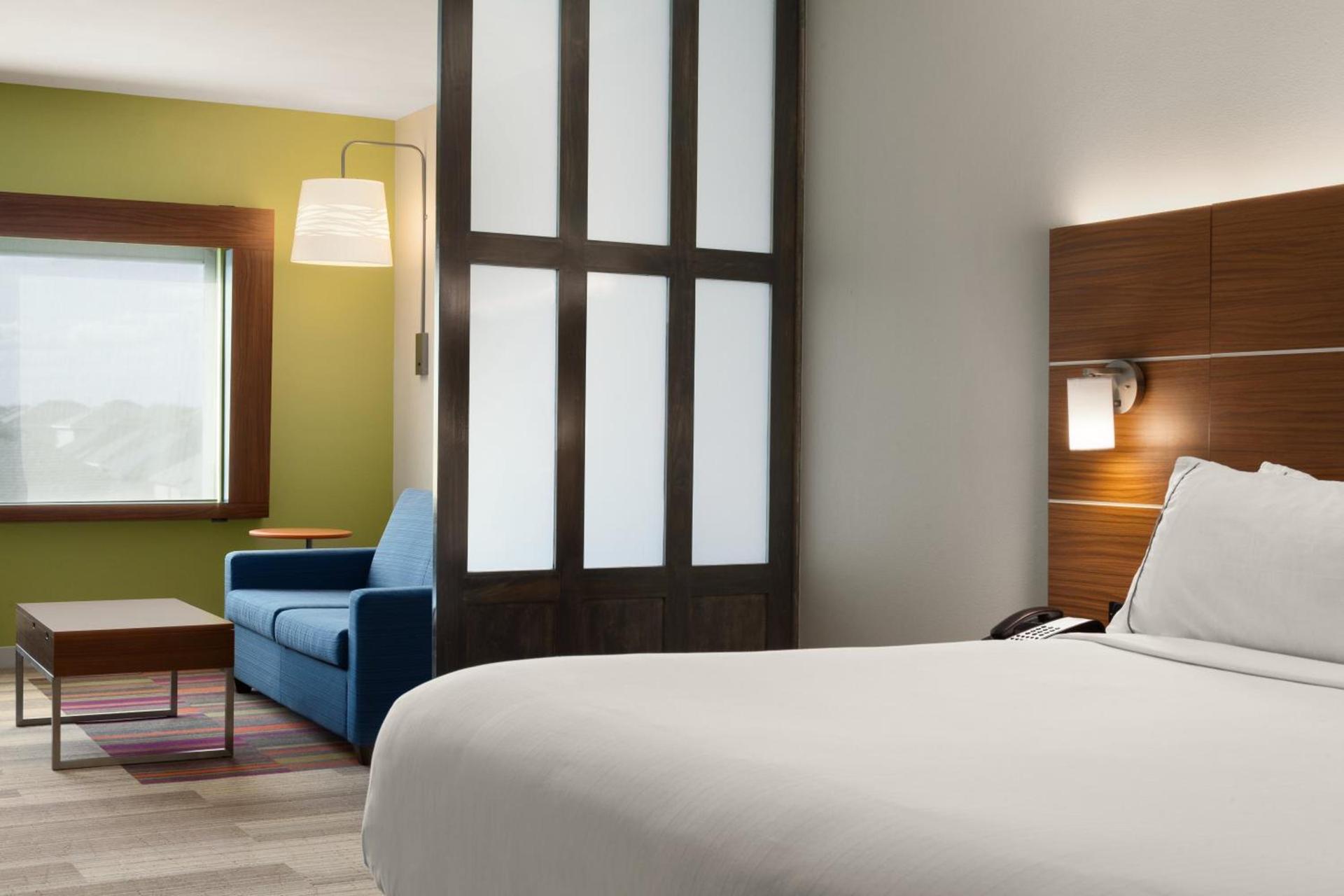 Holiday Inn Express & Suites Edinburg- Mcallen Area by IHG photo 25