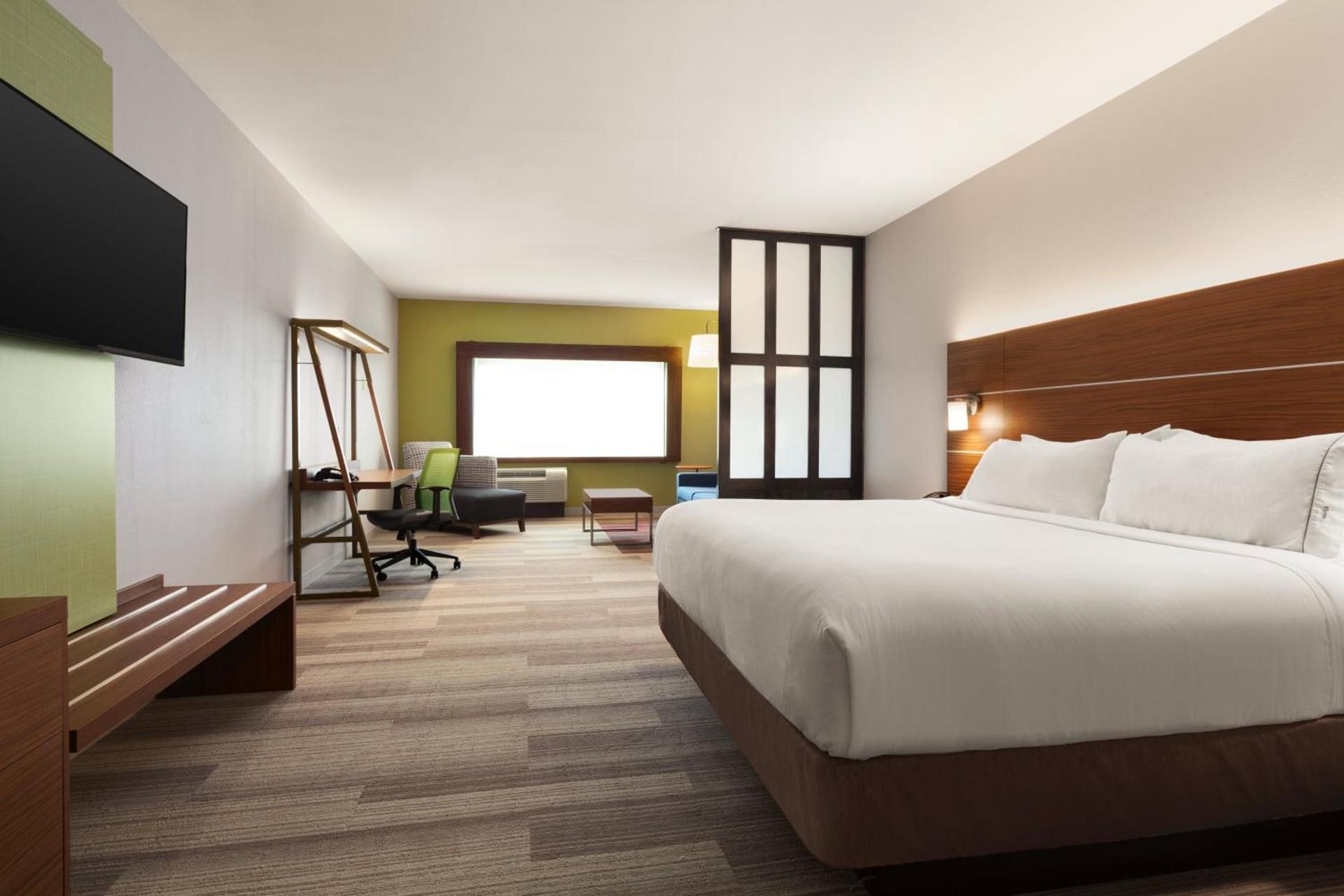Holiday Inn Express & Suites Edinburg- Mcallen Area by IHG photo 2