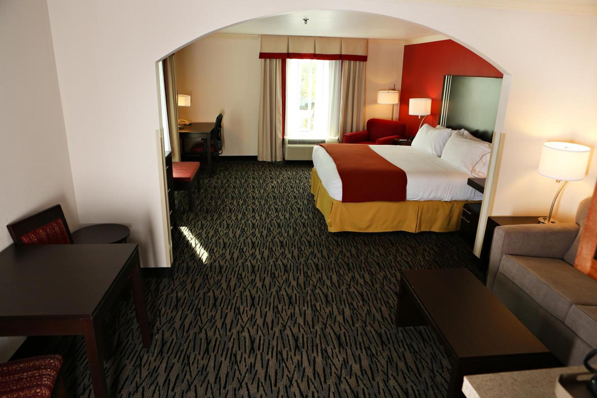 Holiday Inn Express Hotel & Suites - Sumter by IHG photo 28