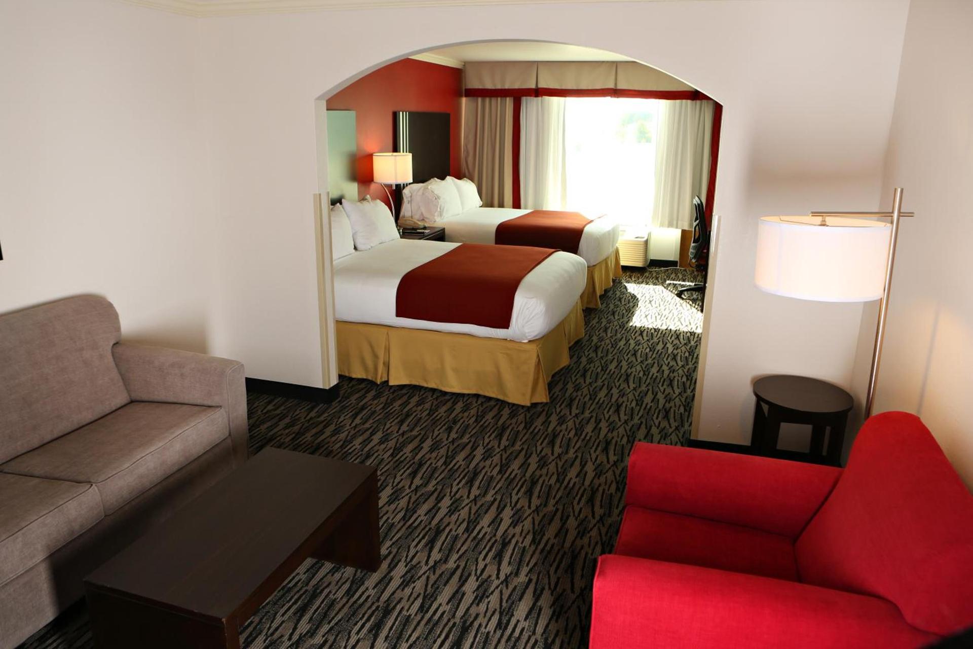 Holiday Inn Express Hotel & Suites - Sumter by IHG photo 7