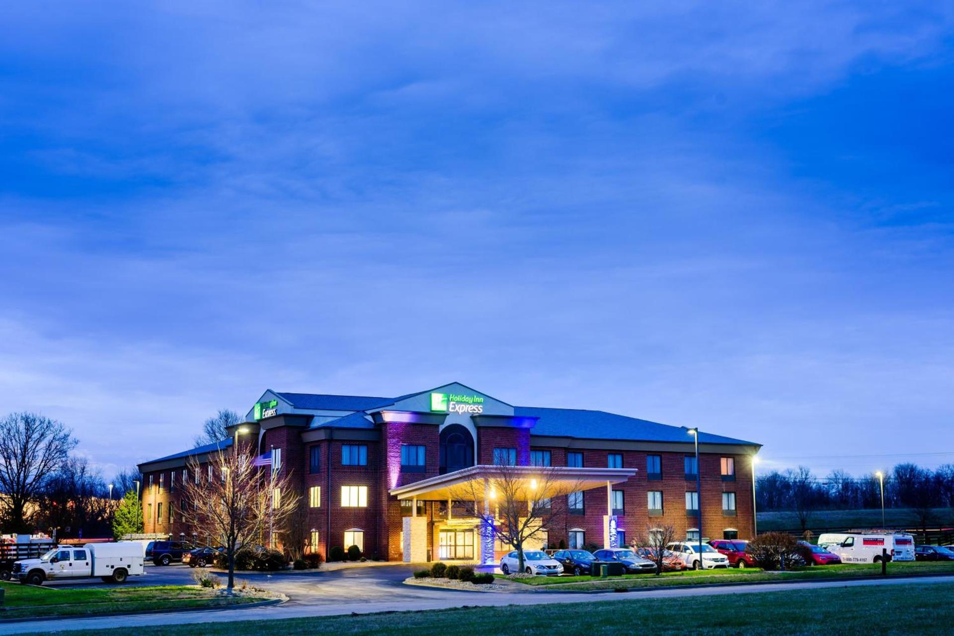 Holiday Inn Express & Suites Shelbyville by IHG photo 22