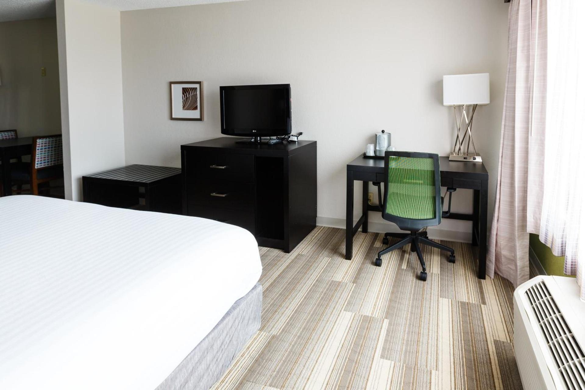 Holiday Inn Express & Suites Shelbyville by IHG photo 32