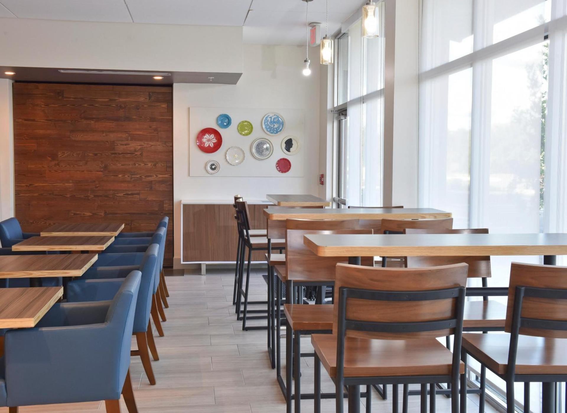 Holiday Inn Express & Suites - Orlando - Southeast by IHG photo 18