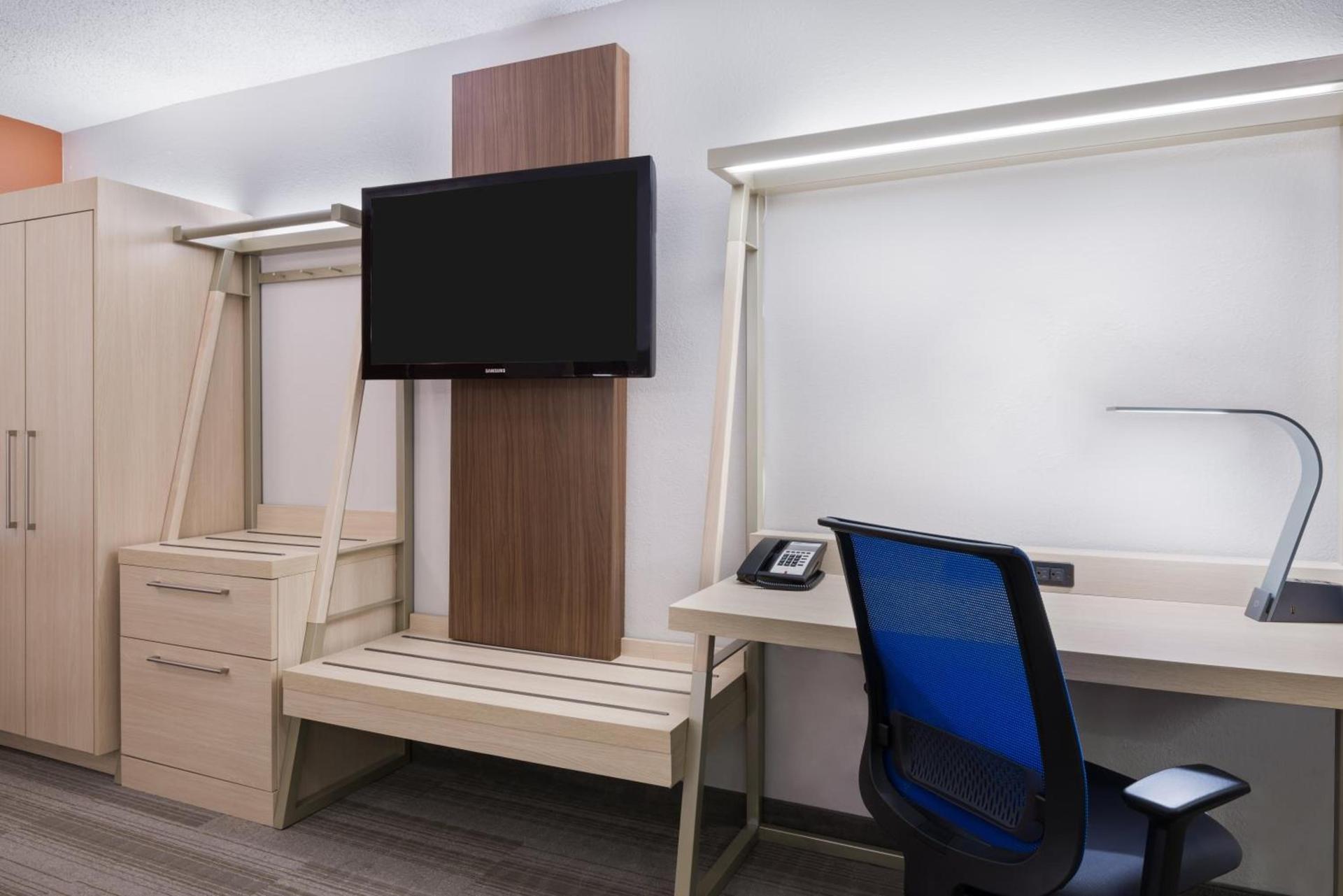 Holiday Inn Express & Suites - Nearest Universal Orlando by IHG photo 51