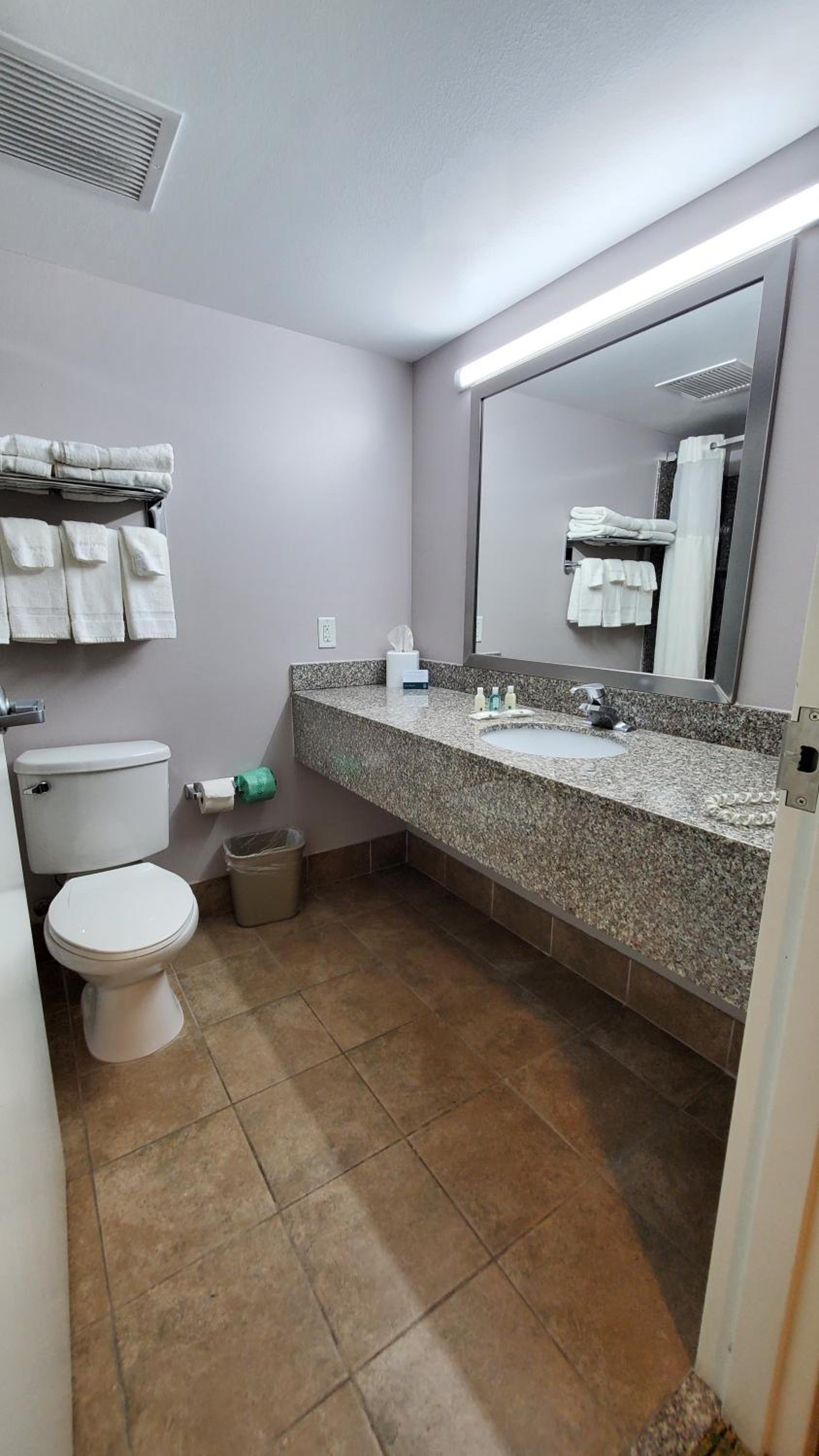 Quality Inn & Suites Tampa near Fairgrounds and Casino photo 41
