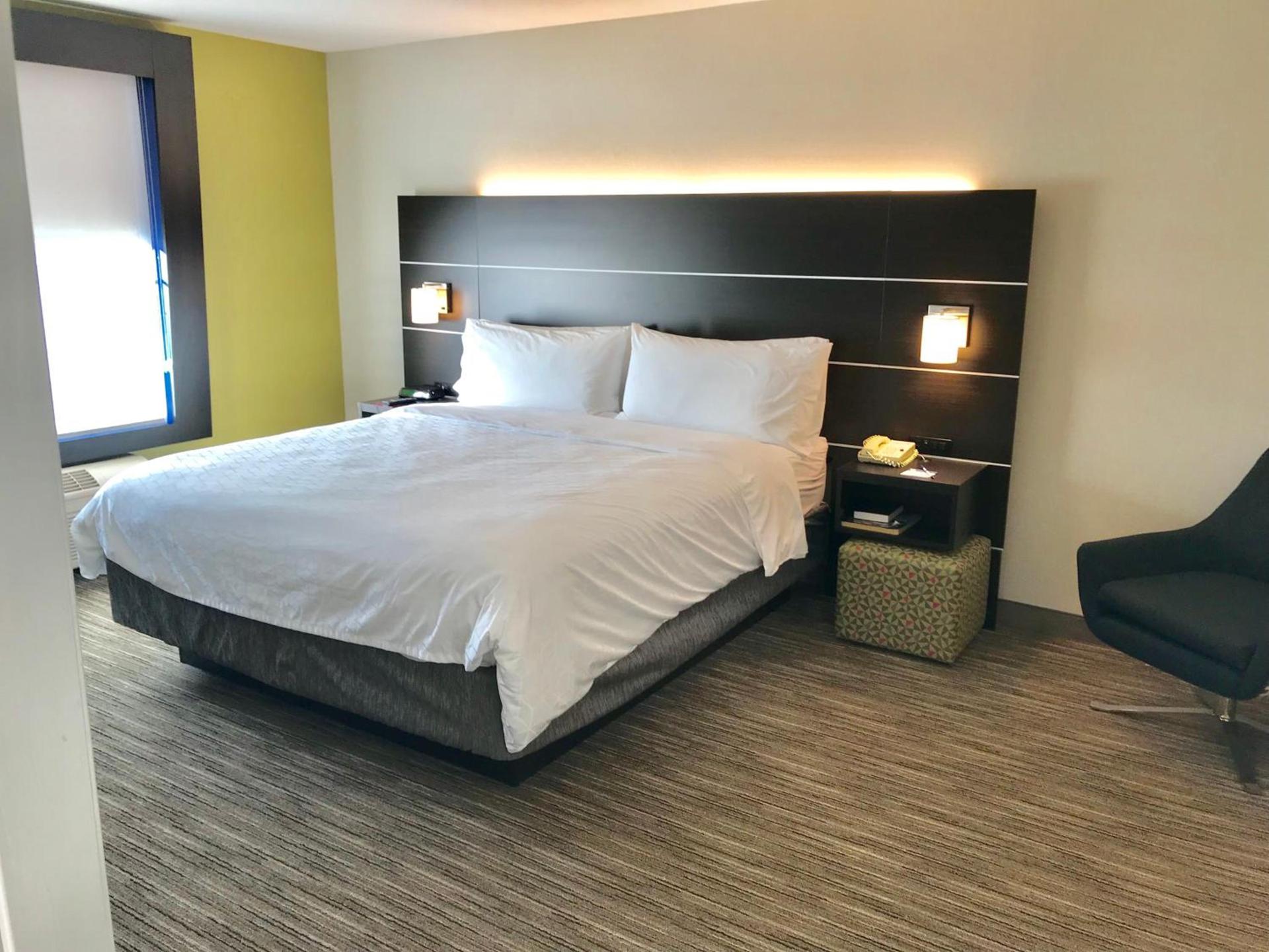 Holiday Inn Express & Suites Tracy by IHG photo 37