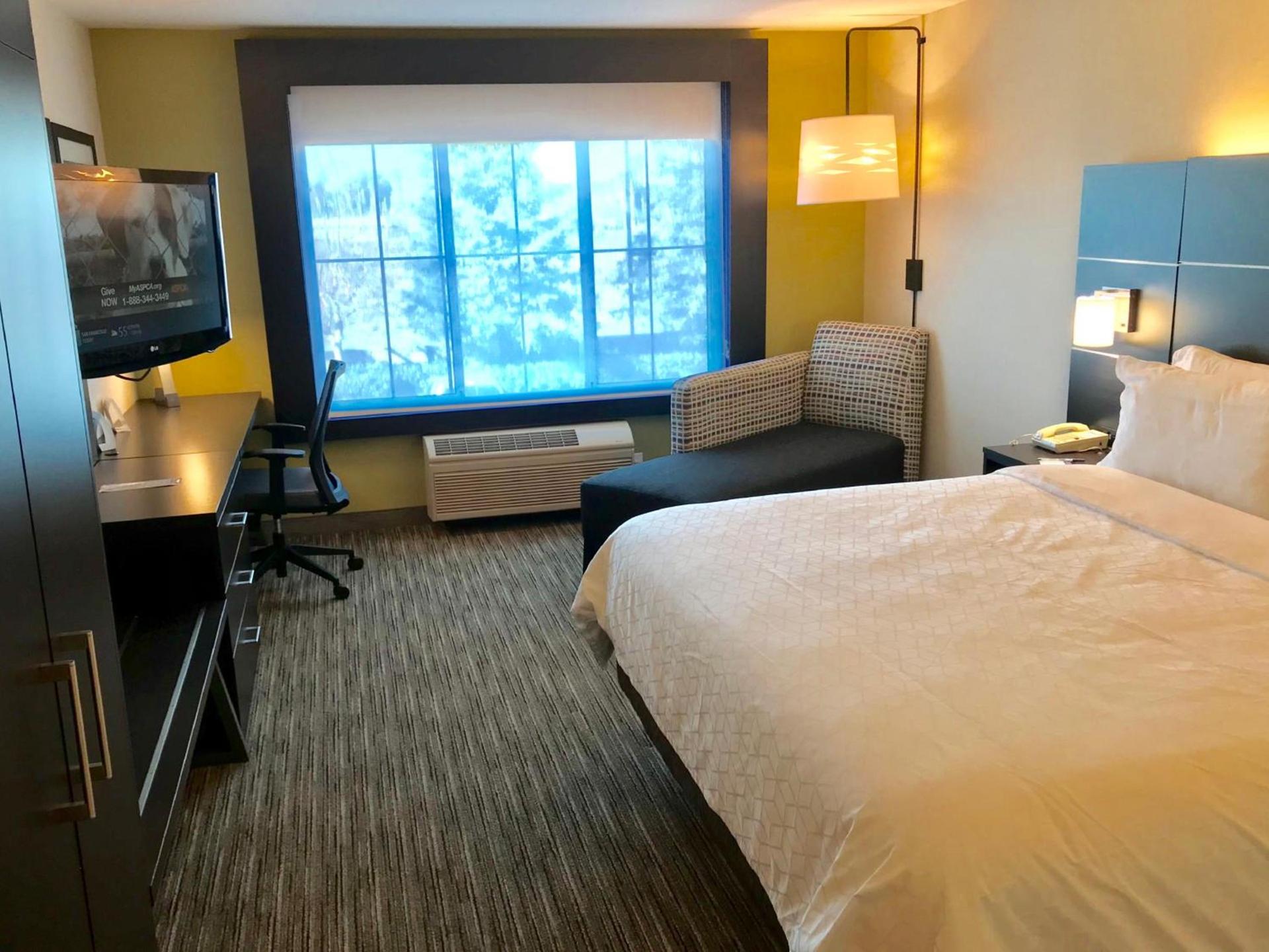 Holiday Inn Express & Suites Tracy by IHG photo 43
