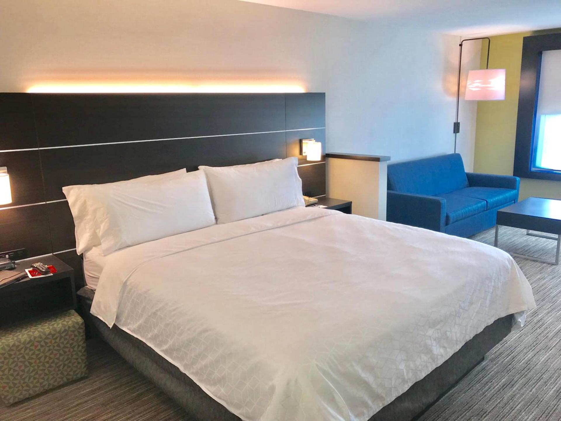 Holiday Inn Express & Suites Tracy by IHG photo 40