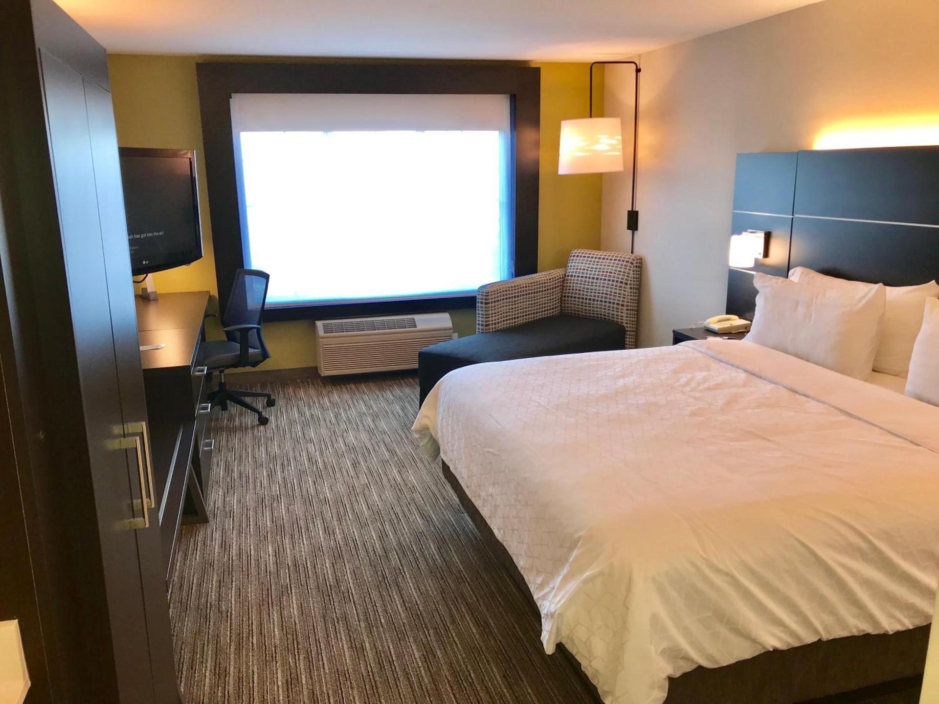 Holiday Inn Express & Suites Tracy by IHG photo 31