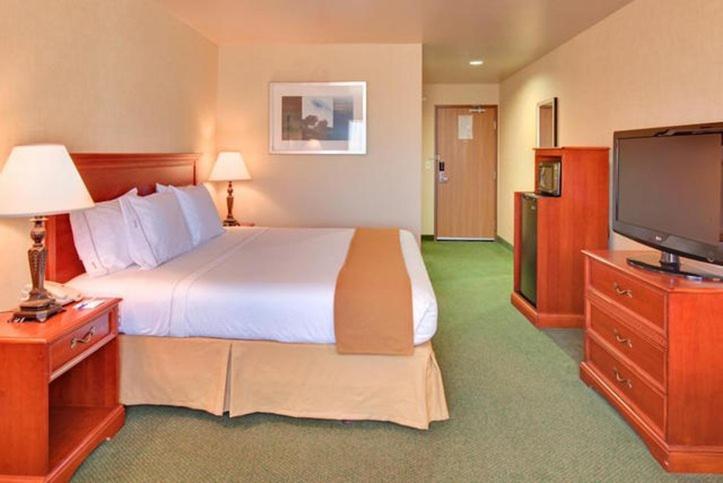 Holiday Inn Express Tehachapi by IHG photo 52