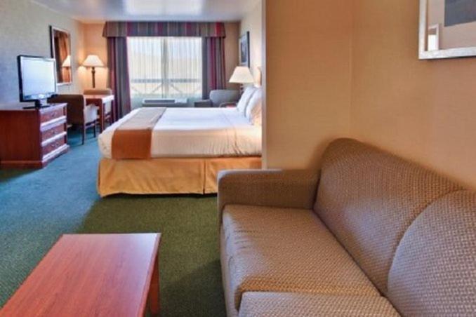 Holiday Inn Express Tehachapi by IHG photo 53