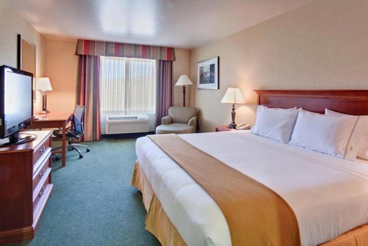 Holiday Inn Express Tehachapi by IHG photo 58