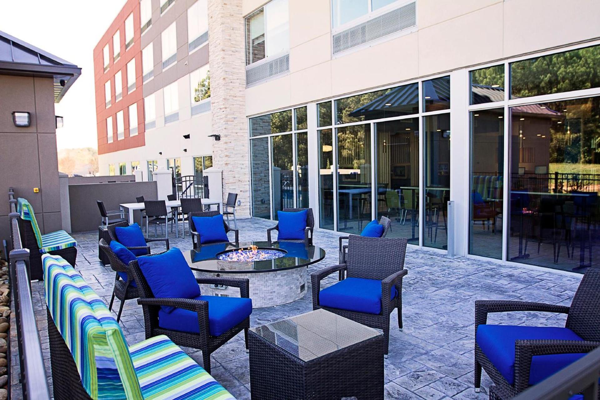 Holiday Inn Express & Suites Greenwood Mall by IHG photo 16