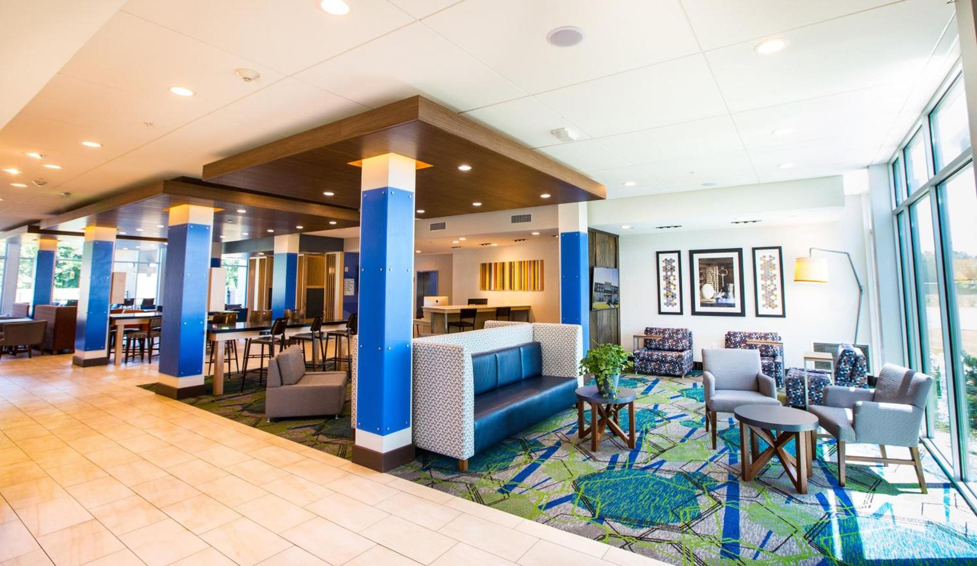 Holiday Inn Express & Suites Greenwood Mall by IHG photo 22