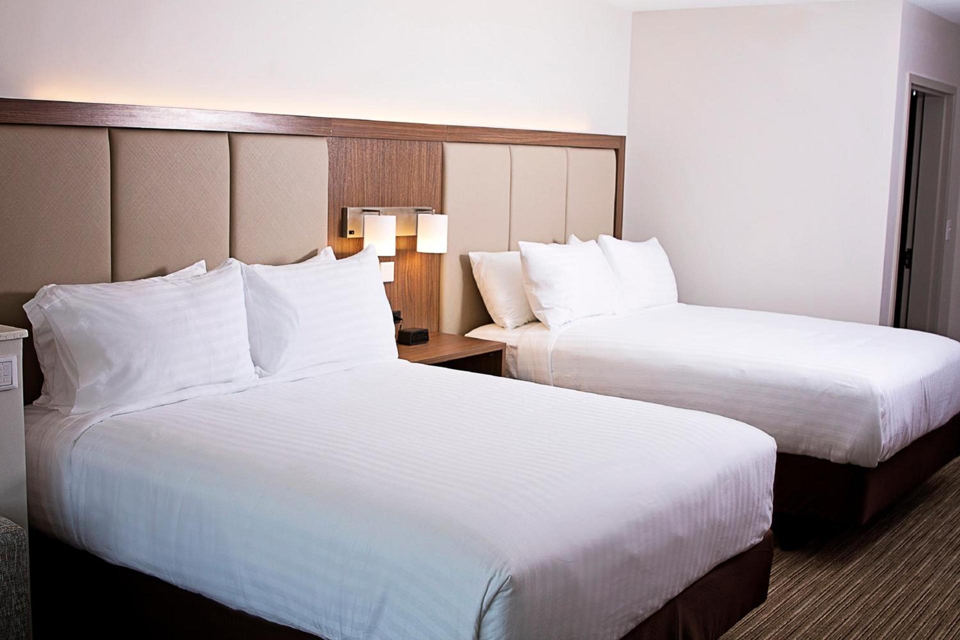 Holiday Inn Express & Suites Greenwood Mall by IHG photo 31