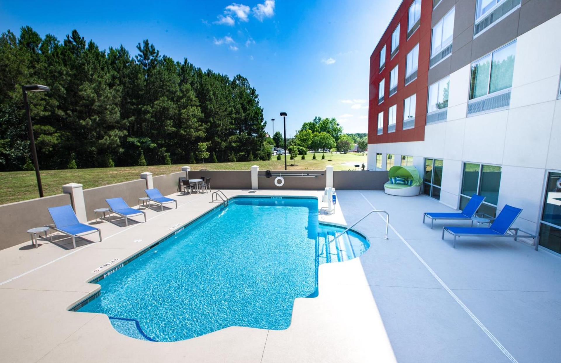 Holiday Inn Express & Suites Greenwood Mall by IHG photo 9