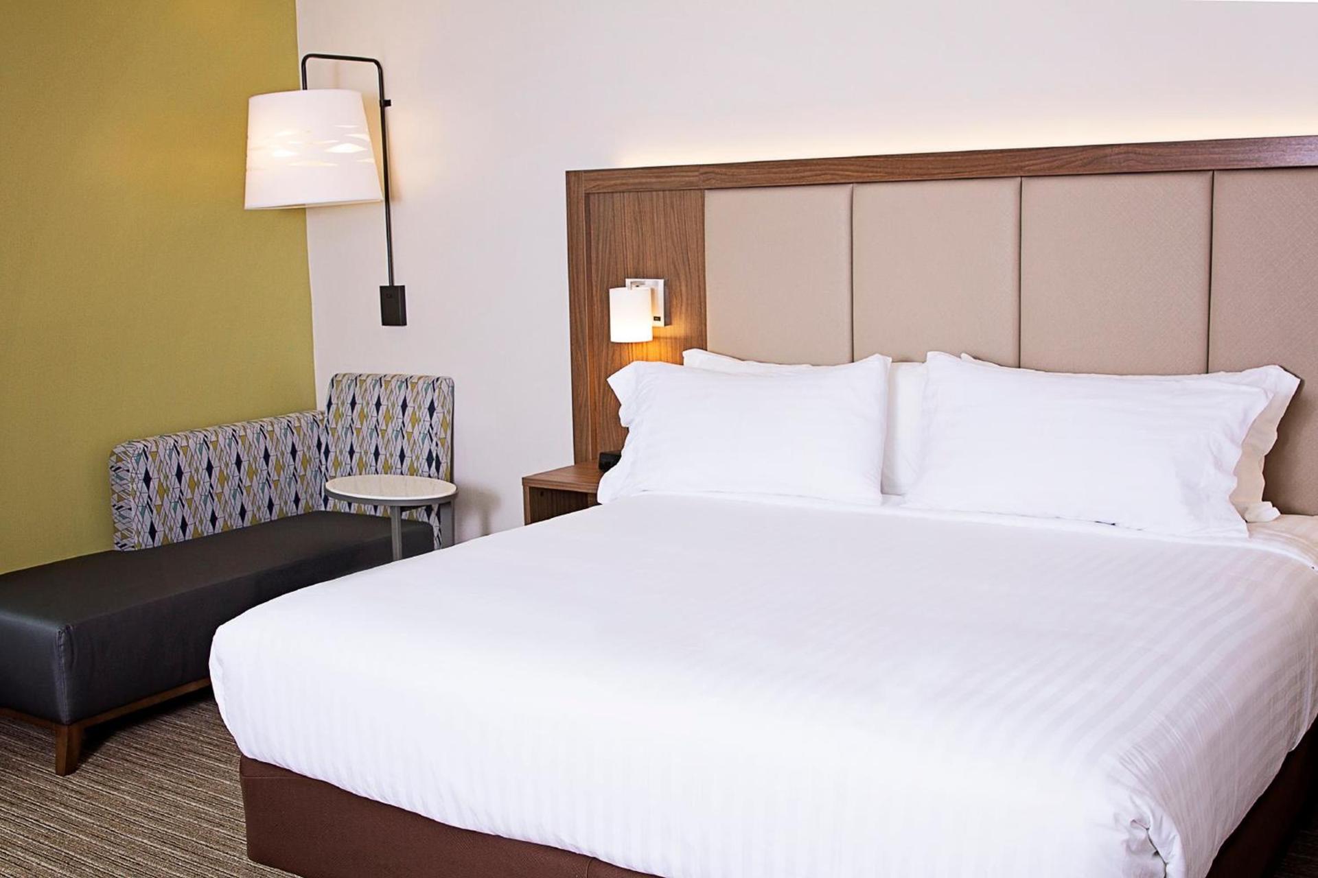 Holiday Inn Express & Suites Greenwood Mall by IHG photo 29