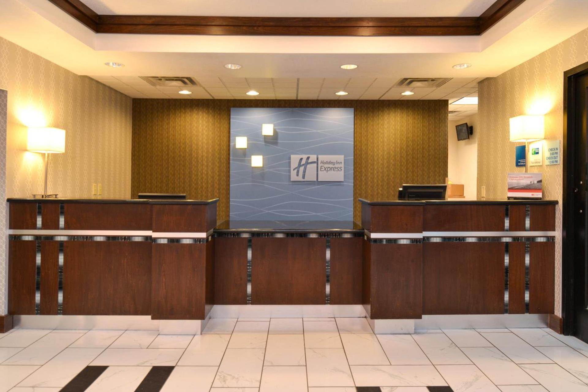 Holiday Inn Express & Suites Greenfield by IHG photo 17
