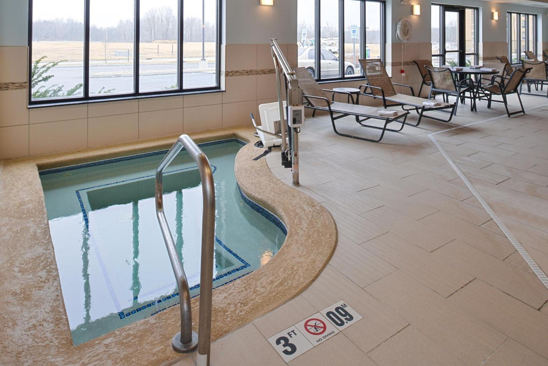 Holiday Inn Express & Suites Greenfield by IHG photo 26