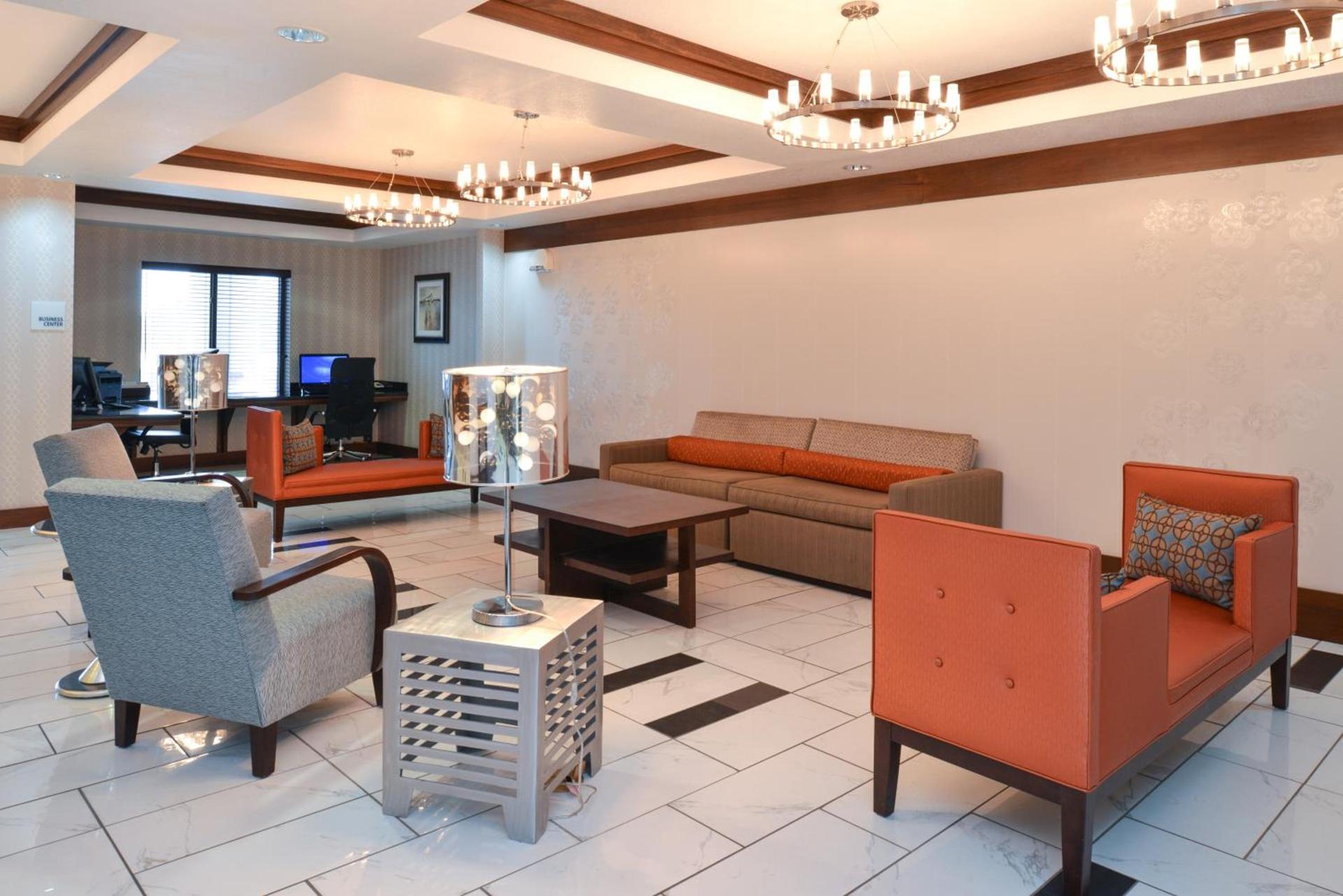 Holiday Inn Express & Suites Greenfield by IHG photo 11