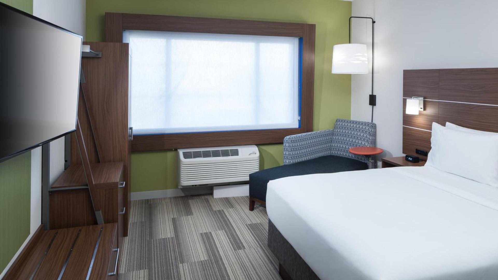 Holiday Inn Express & Suites Orlando At SeaWorld by IHG - With Free Shuttle Service to SeaWorld Parks photo 47