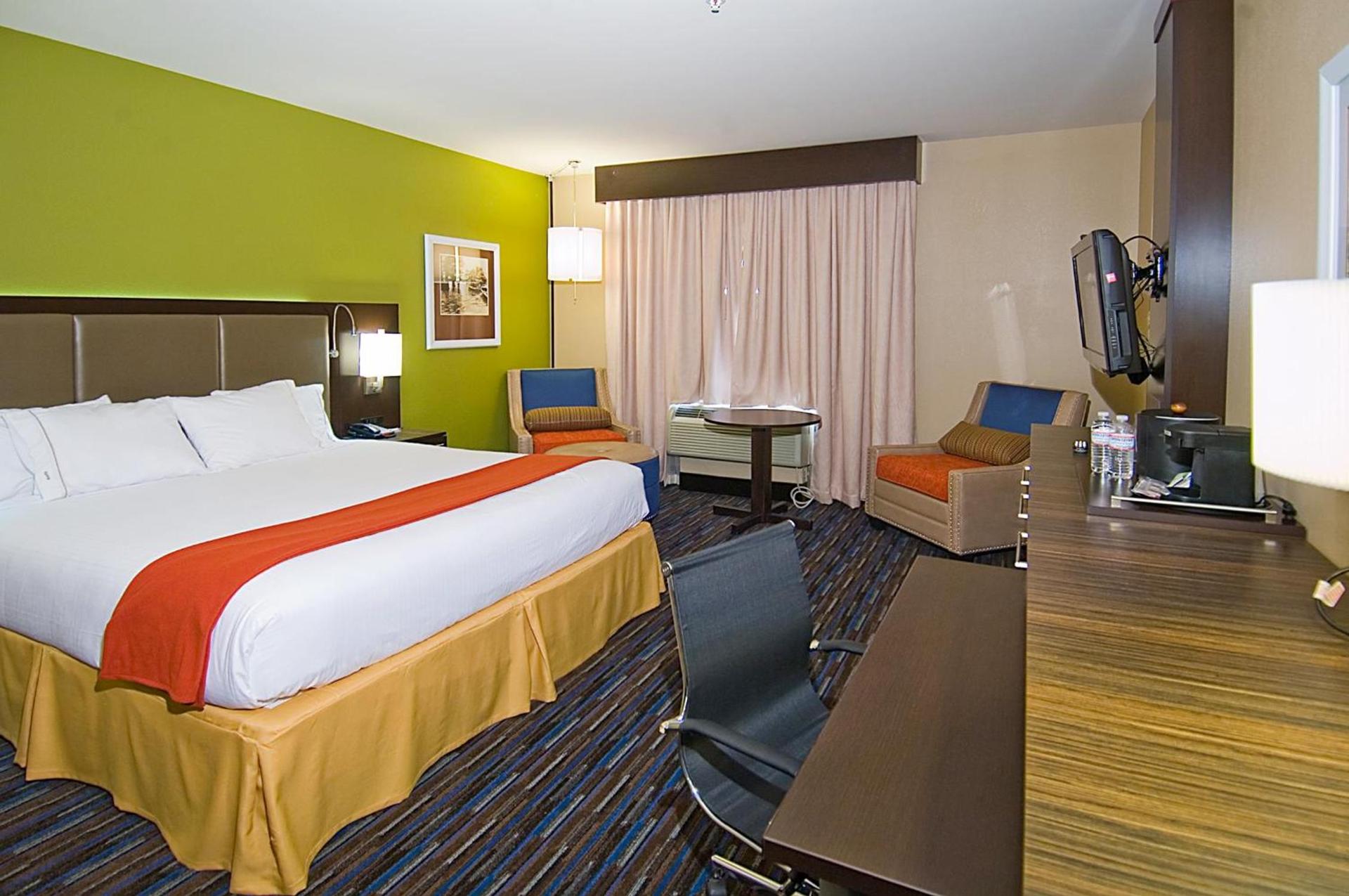 Holiday Inn Express Fulton by IHG photo 13