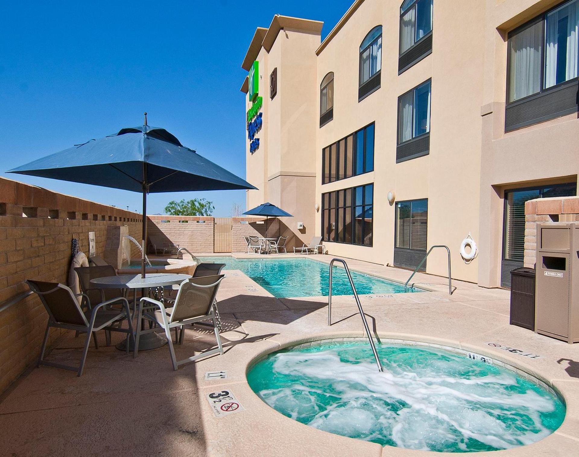 Holiday Inn Express & Suites Oro Valley-Tucson North by IHG photo 40