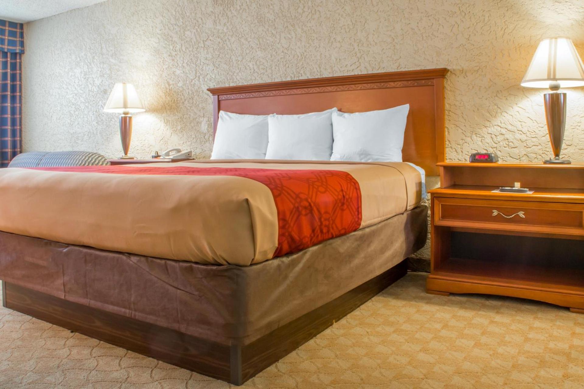 Econo Lodge Broken Arrow-Tulsa photo 21