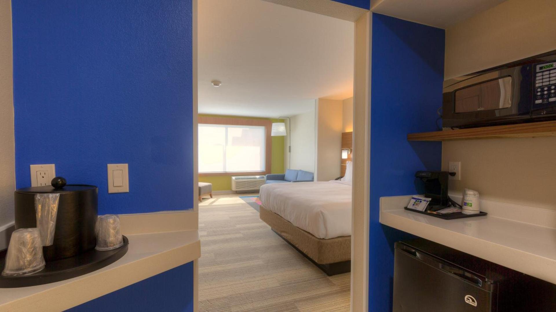 Holiday Inn Express & Suites Tulsa Midtown by IHG photo 36