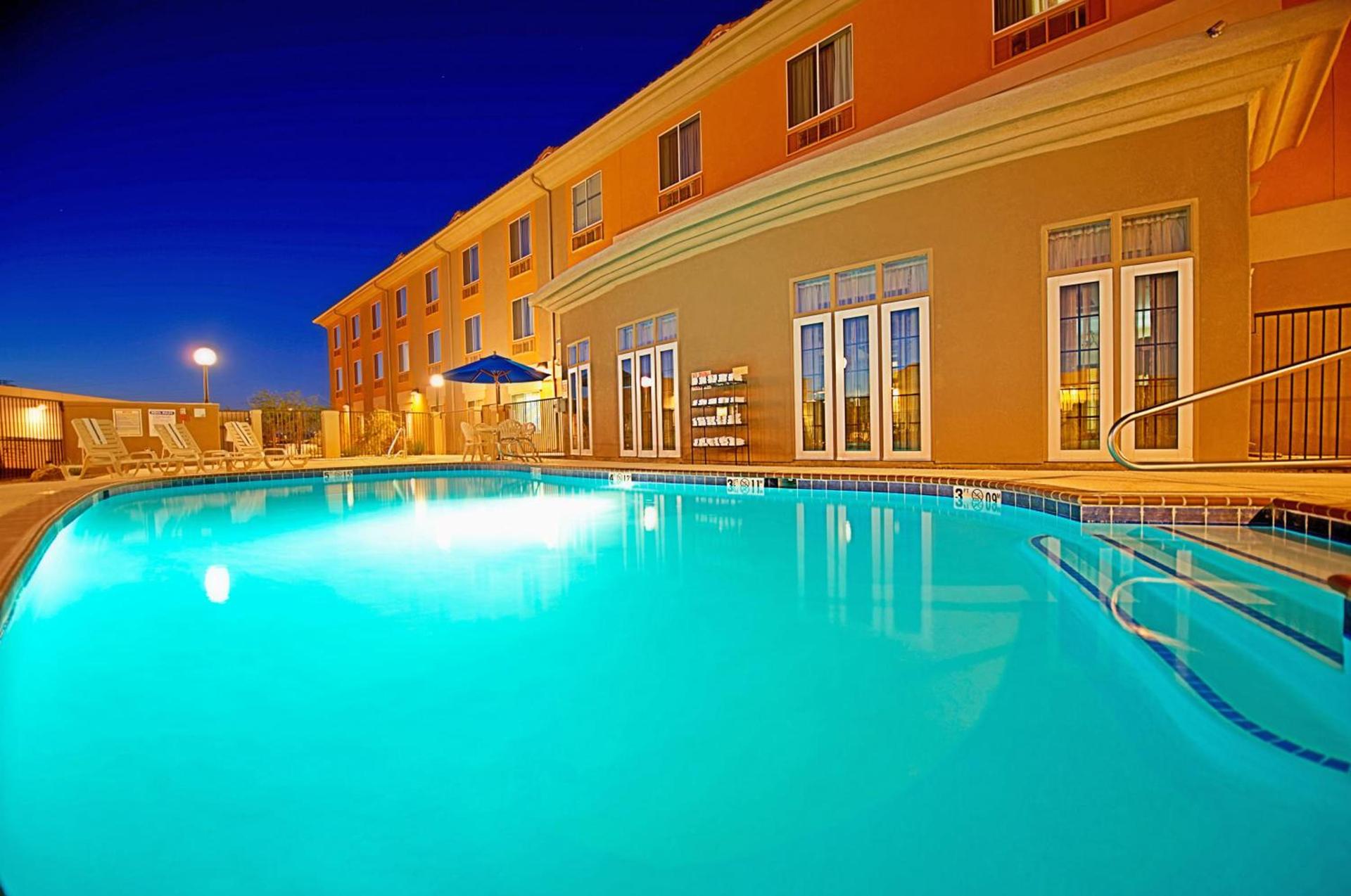 Holiday Inn Express & Suites Tucson by IHG photo 34