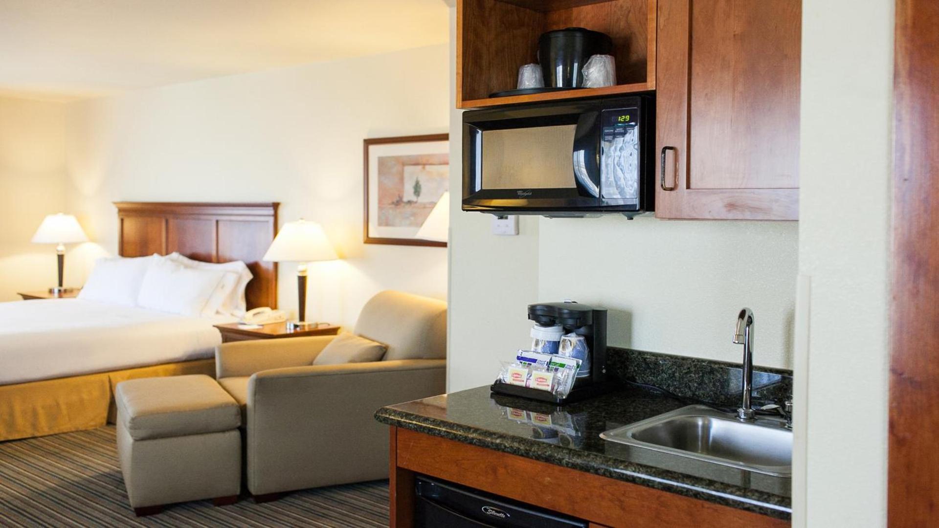 Holiday Inn Express Turlock by IHG photo 34
