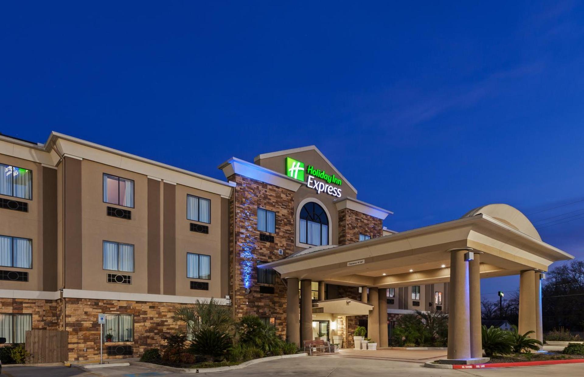 Holiday Inn Express & Suites Cleveland by IHG photo 58