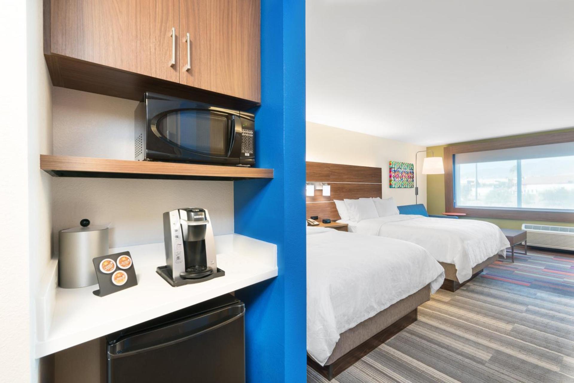 Holiday Inn Express & Suites Lake Havasu - London Bridge by IHG photo 48