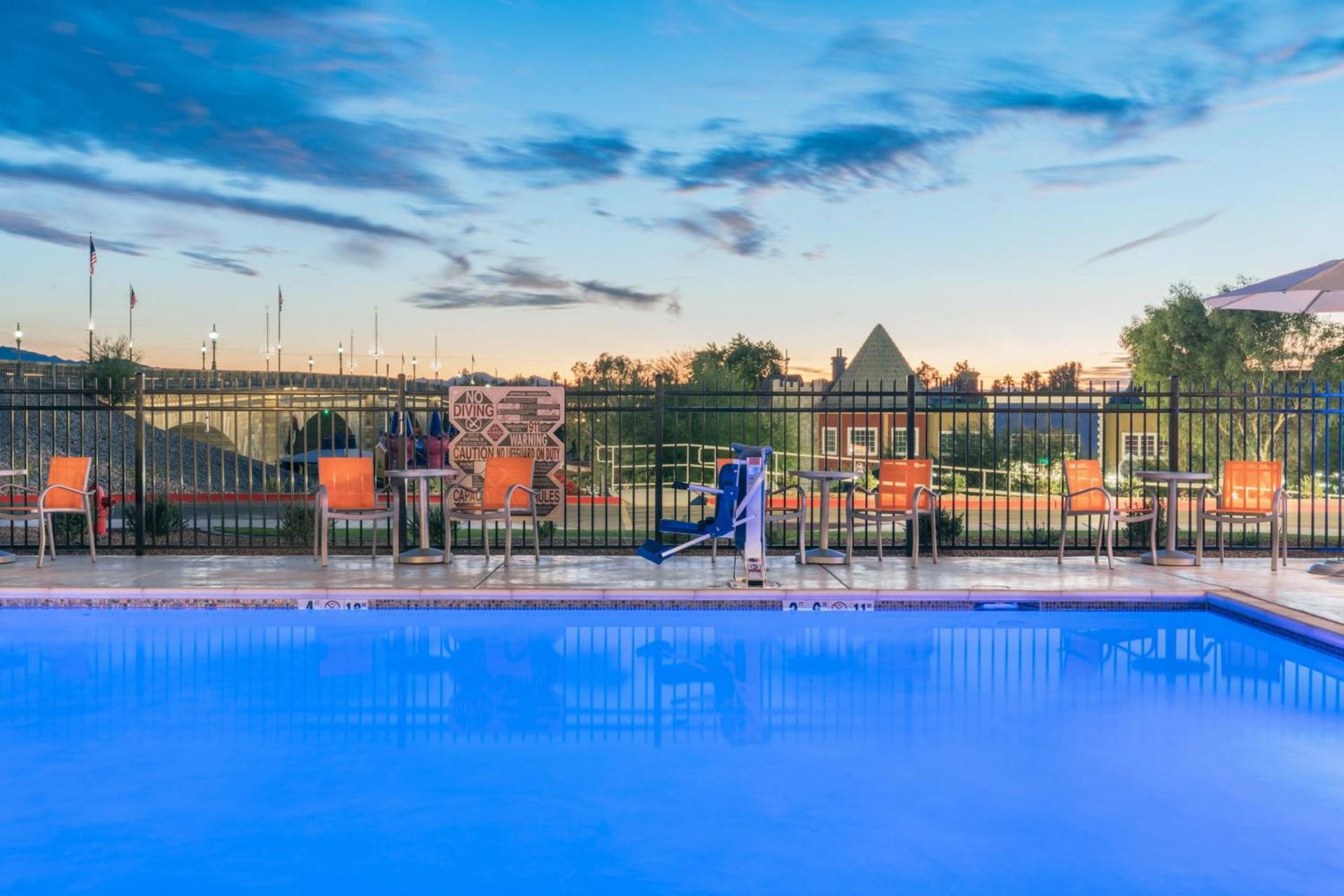 Holiday Inn Express & Suites Lake Havasu - London Bridge by IHG photo 41