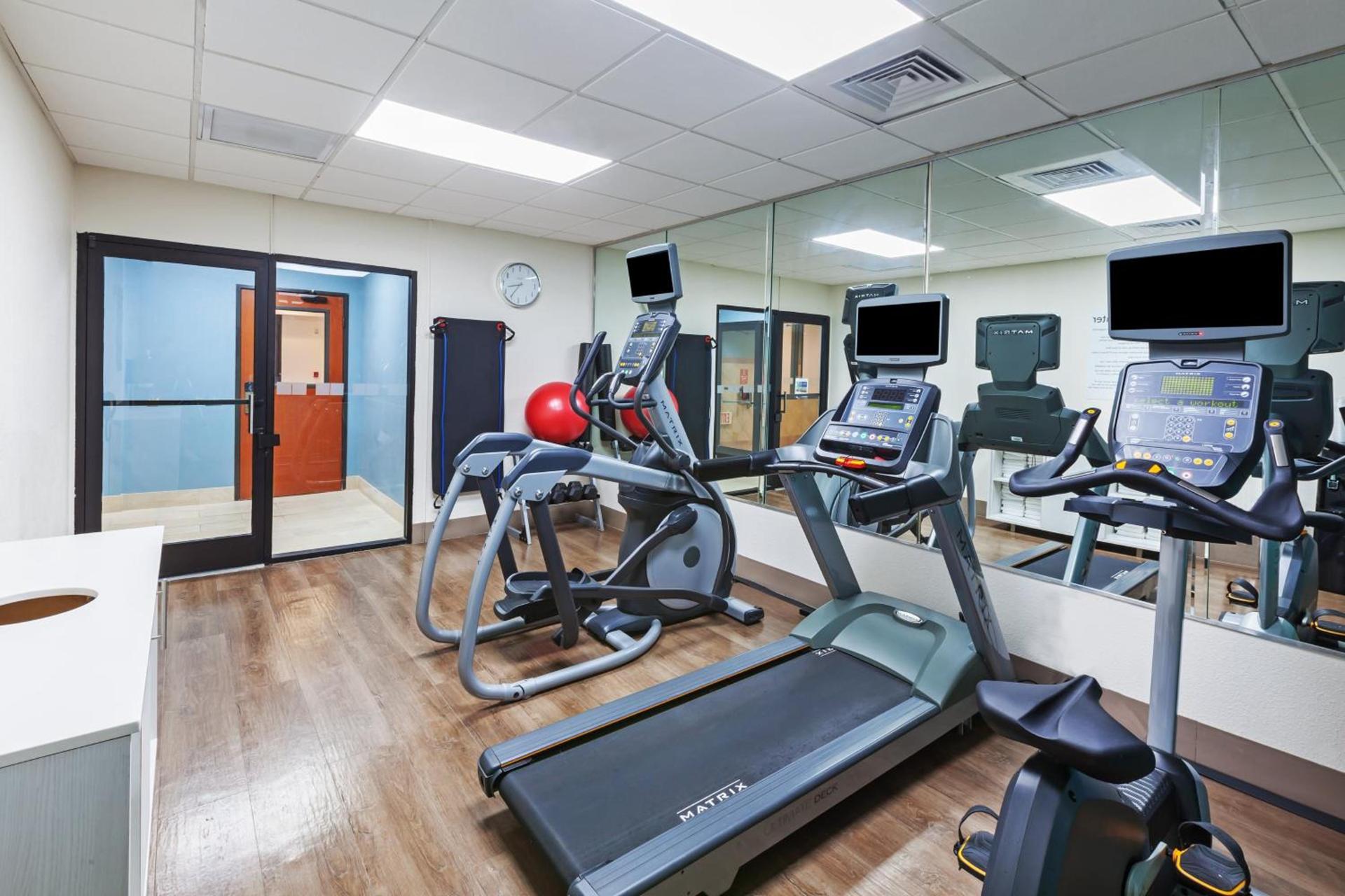 Holiday Inn Express & Suites Houston - Memorial Park Area by IHG photo 14
