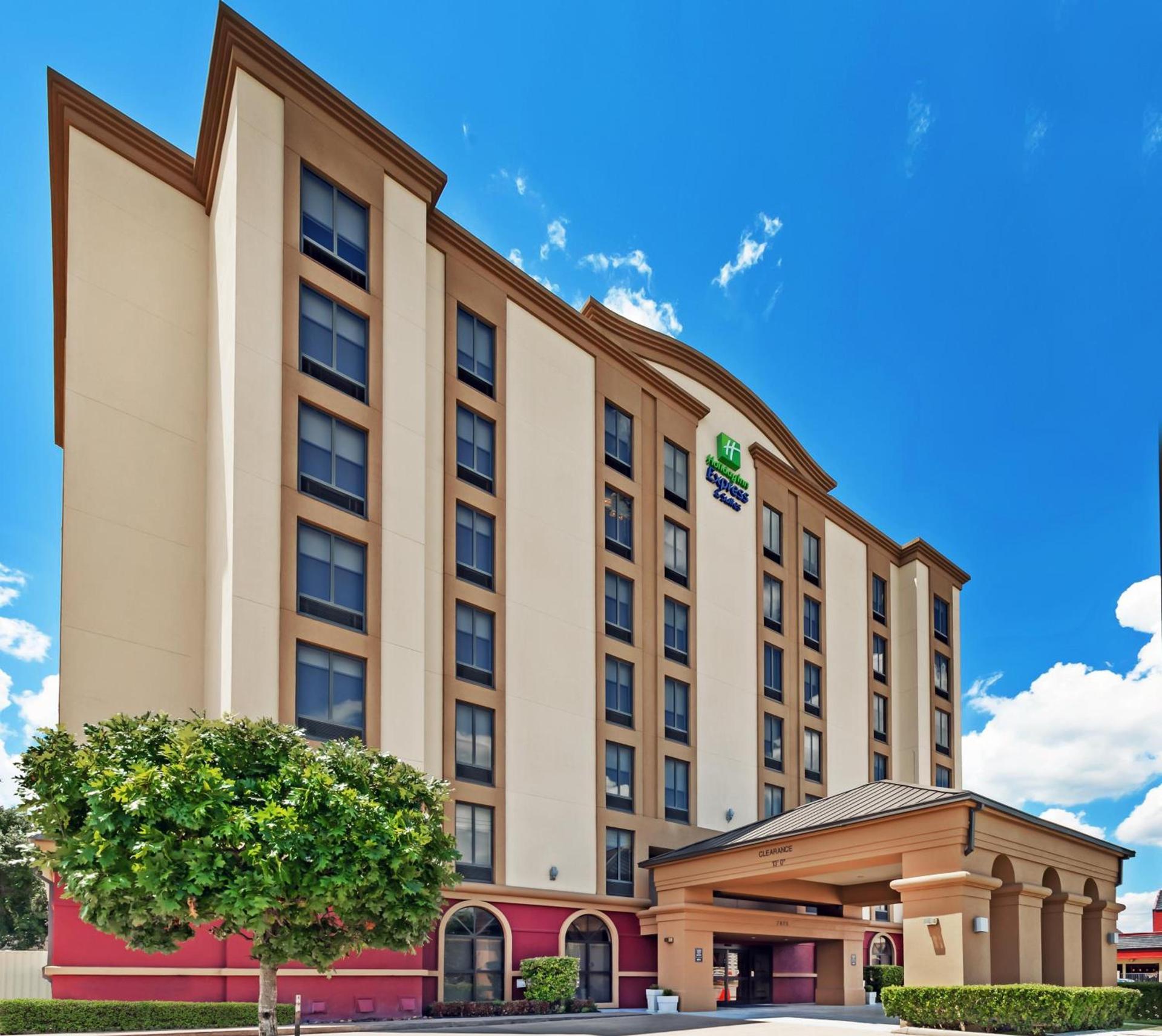 Holiday Inn Express & Suites Houston - Memorial Park Area by IHG photo 1