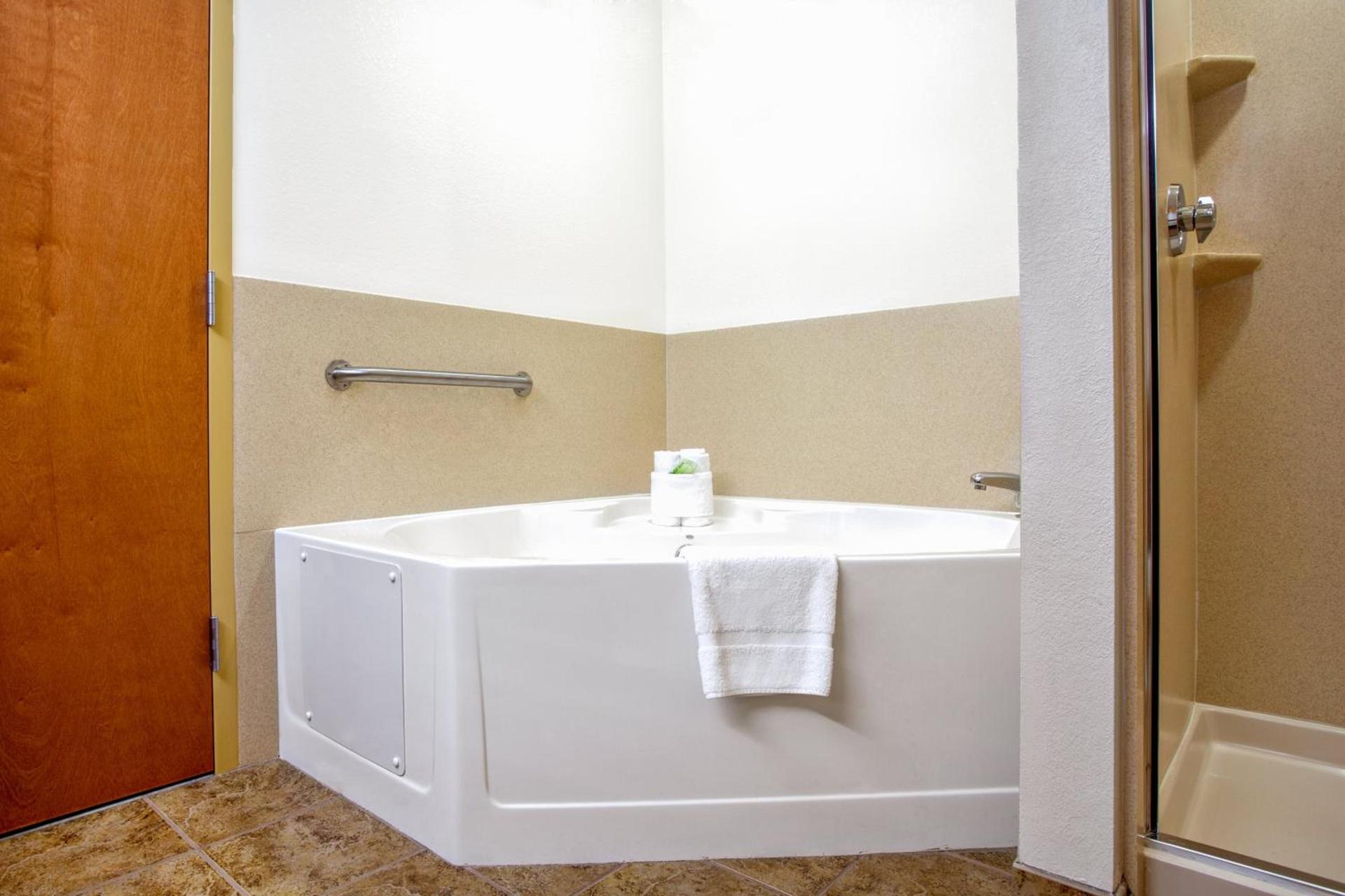 Holiday Inn Express Hotel & Suites Inverness by IHG photo 20