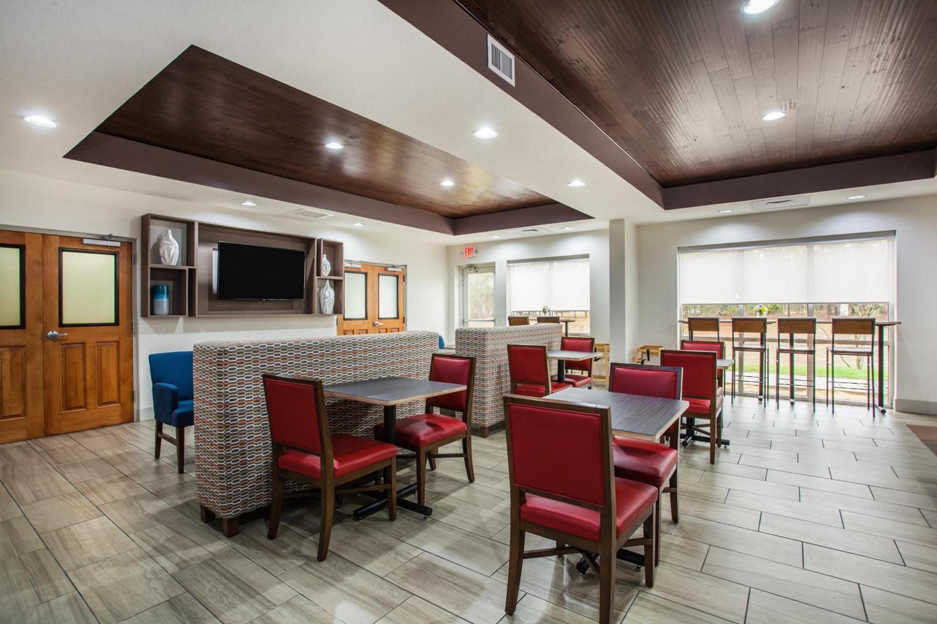Holiday Inn Express Hotel & Suites Inverness by IHG photo 8