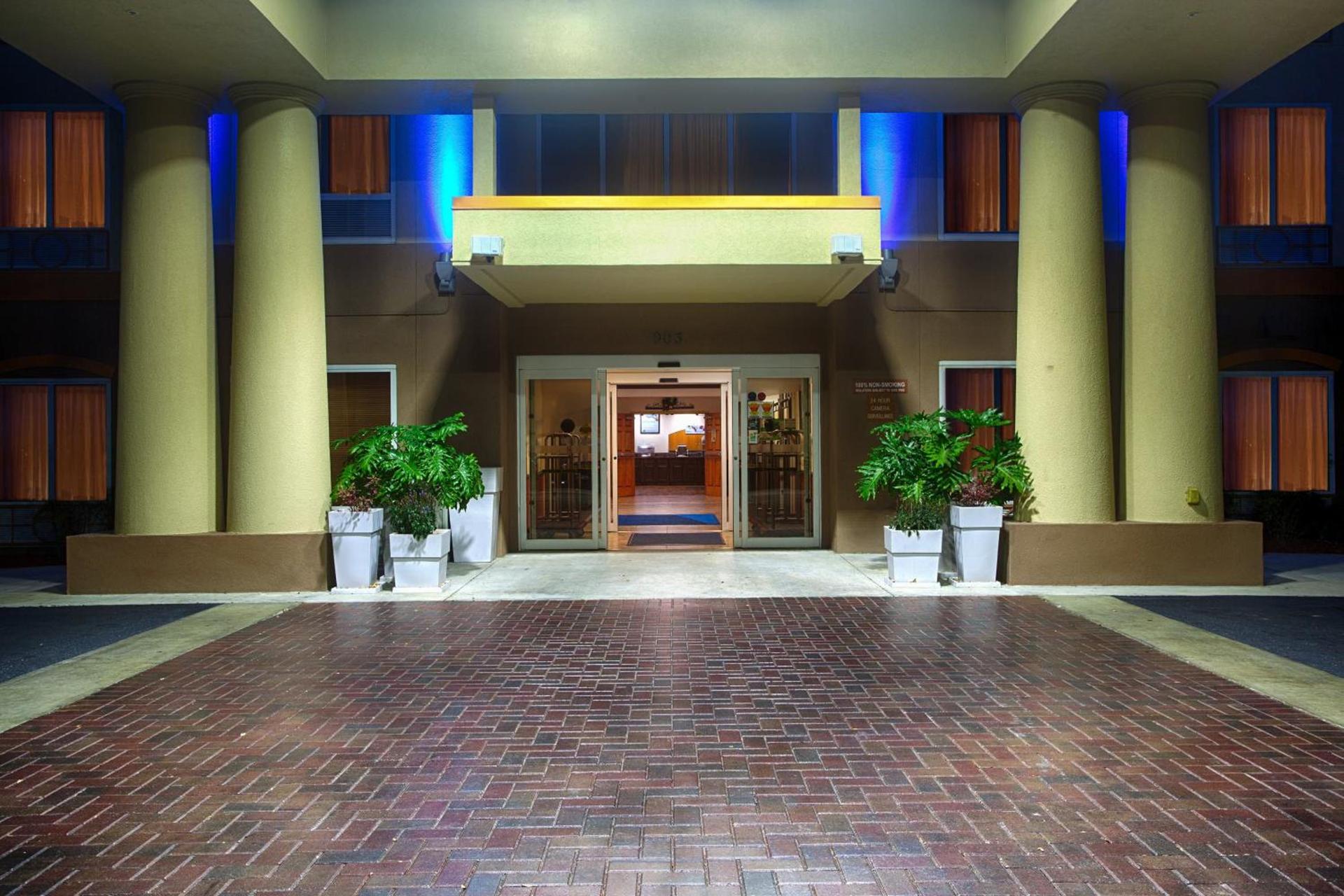 Holiday Inn Express Hotel & Suites Inverness by IHG photo 10