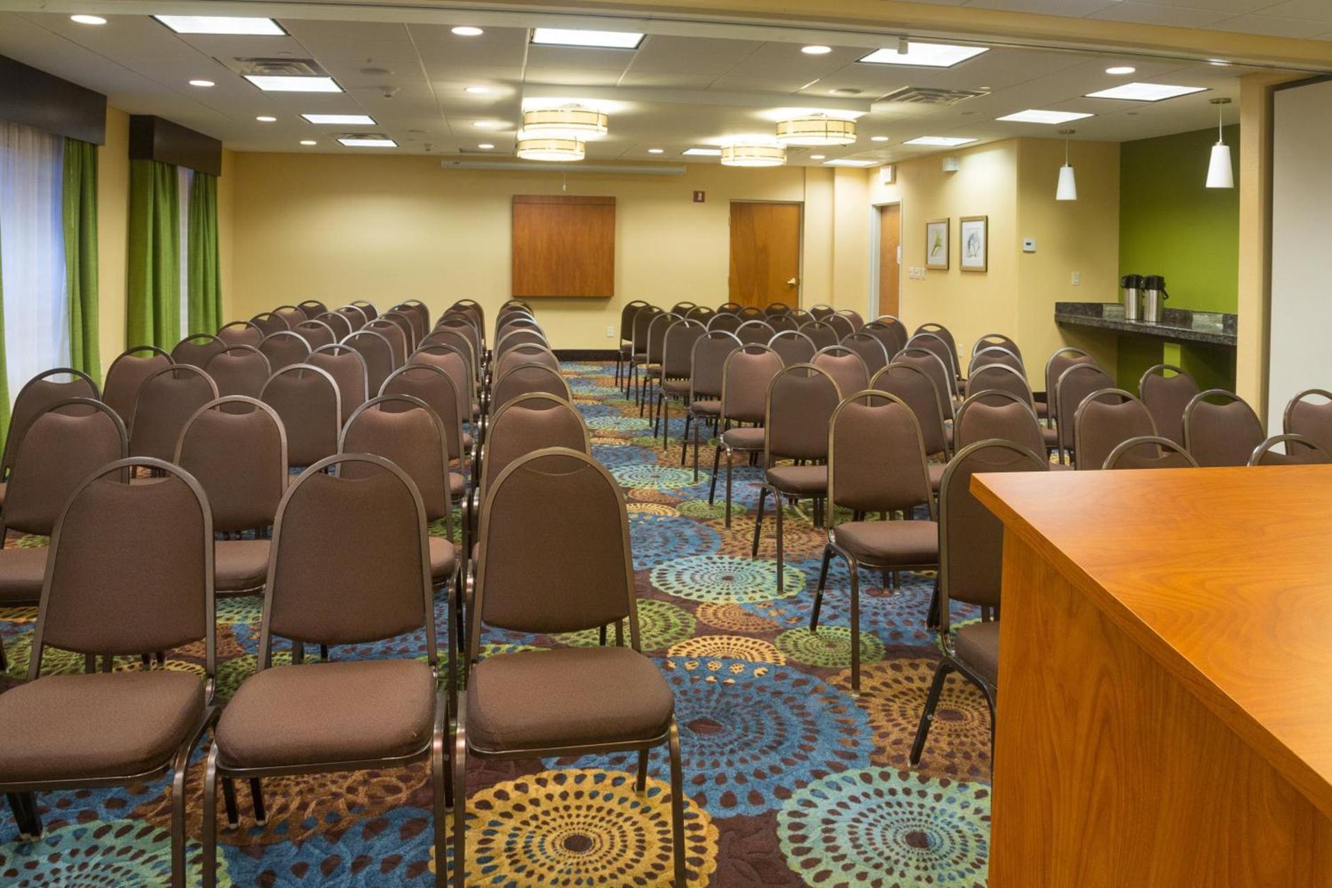 Holiday Inn Express Hotel & Suites Jacksonville Airport by IHG photo 16