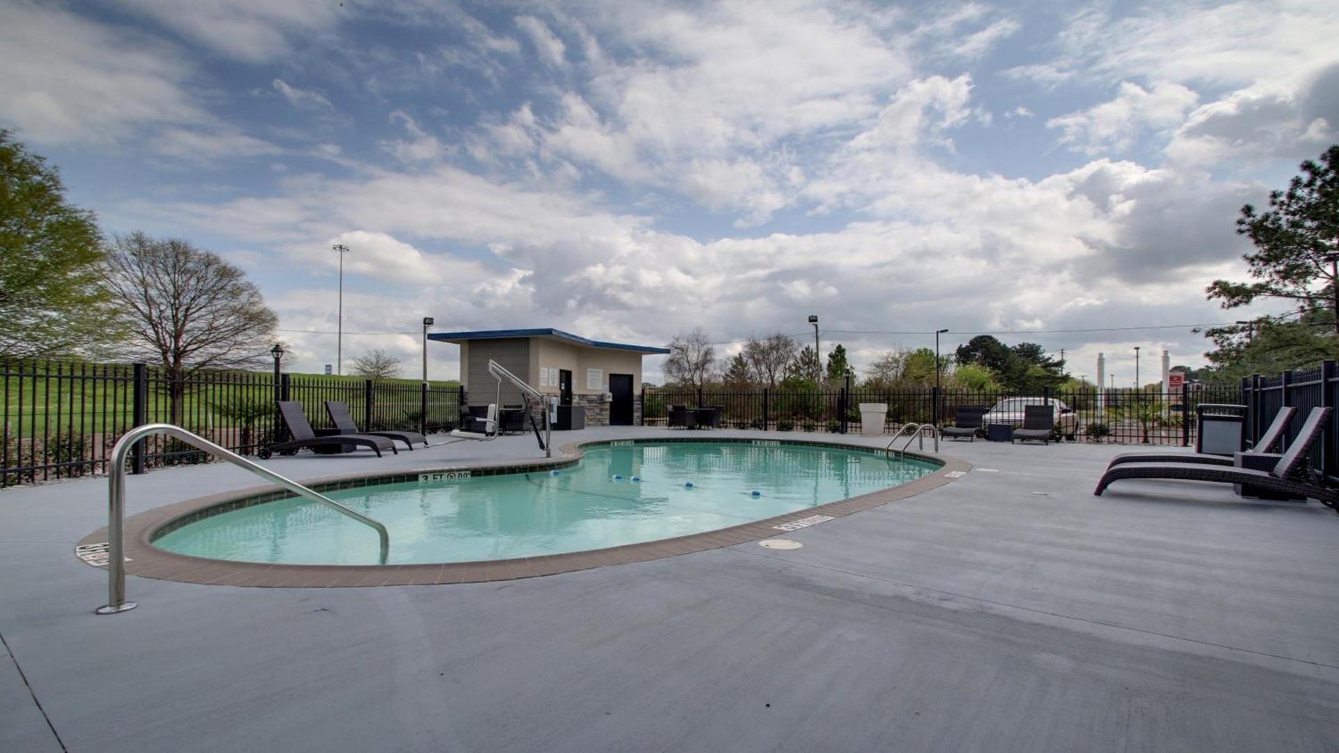 Holiday Inn Express & Suites Jackson Downtown - Coliseum by IHG photo 10