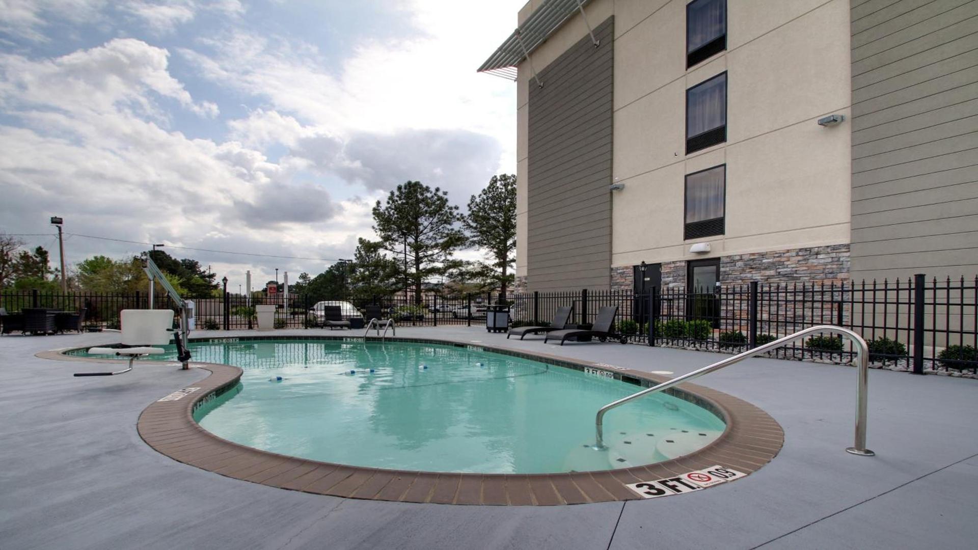 Holiday Inn Express & Suites Jackson Downtown - Coliseum by IHG photo 7