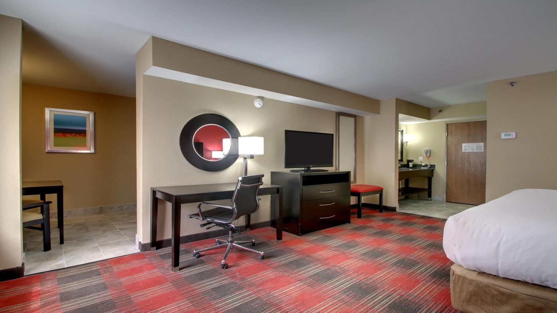 Holiday Inn Express & Suites Jackson Downtown - Coliseum by IHG photo 23