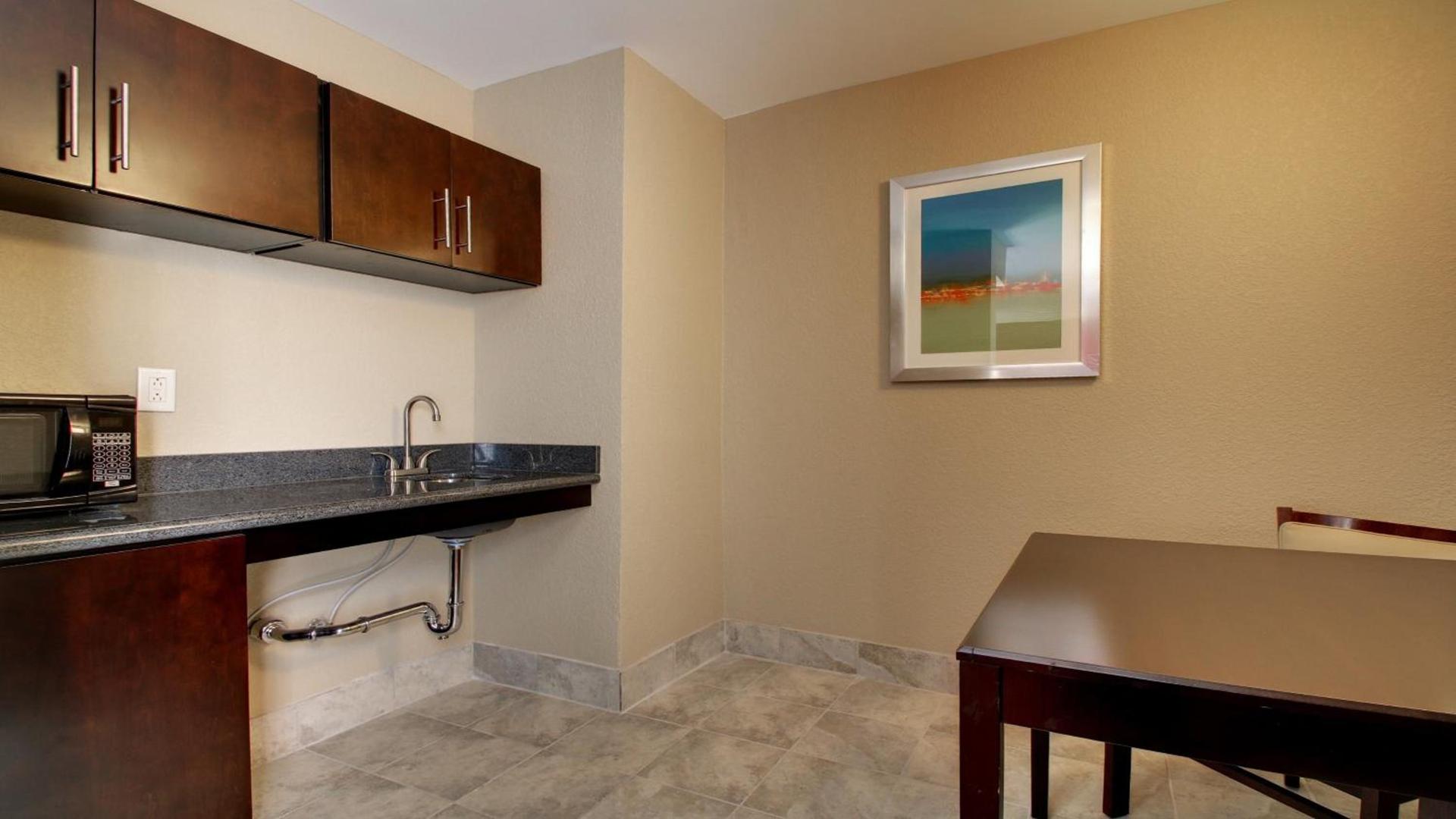 Holiday Inn Express & Suites Jackson Downtown - Coliseum by IHG photo 13