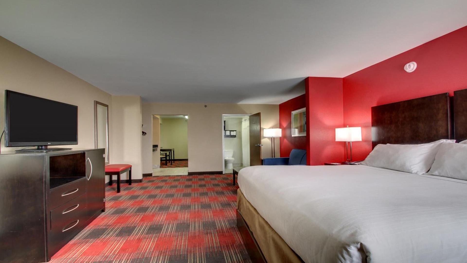 Holiday Inn Express & Suites Jackson Downtown - Coliseum by IHG photo 64