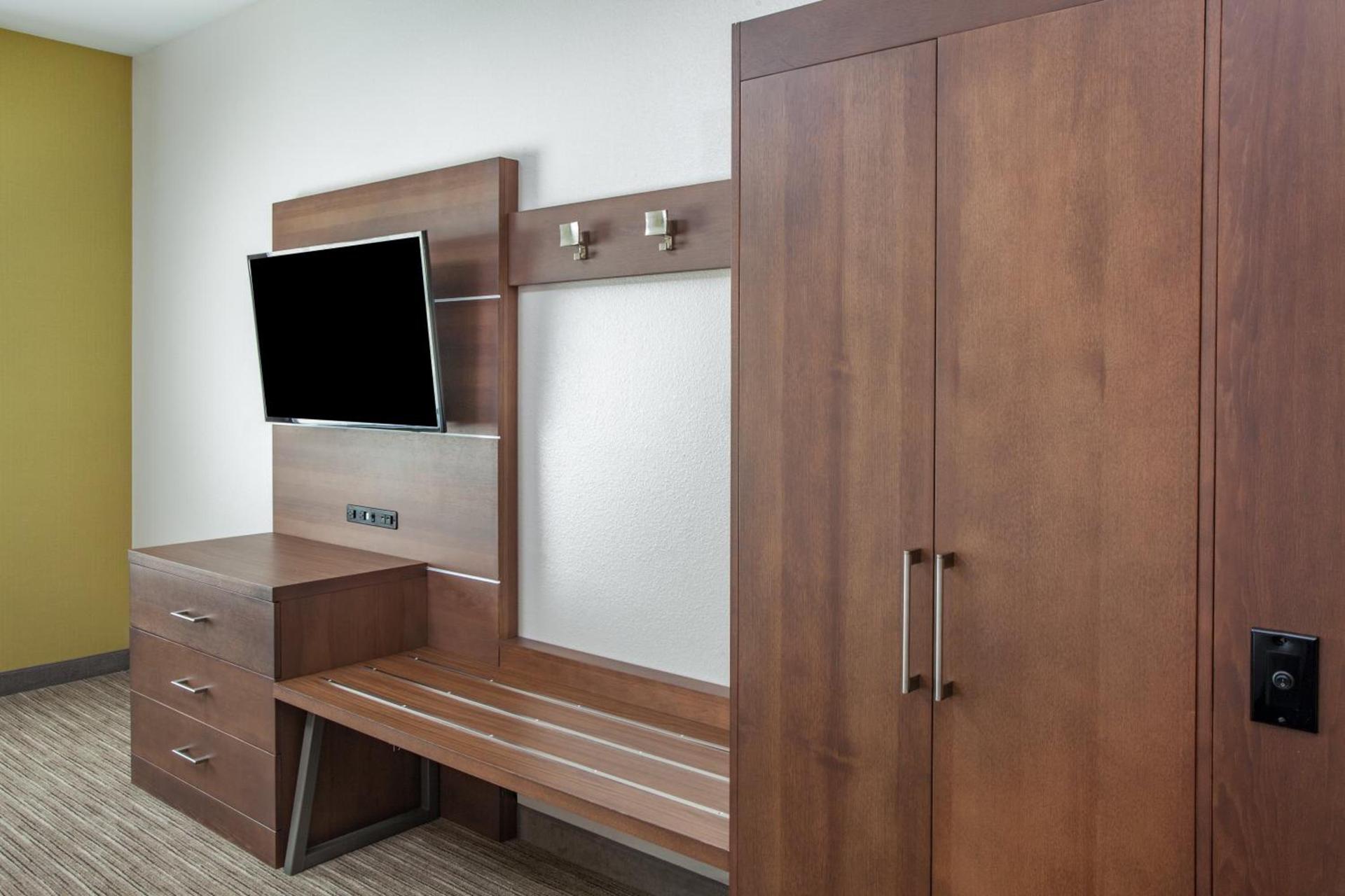 Holiday Inn Express & Suites Texarkana by IHG photo 13