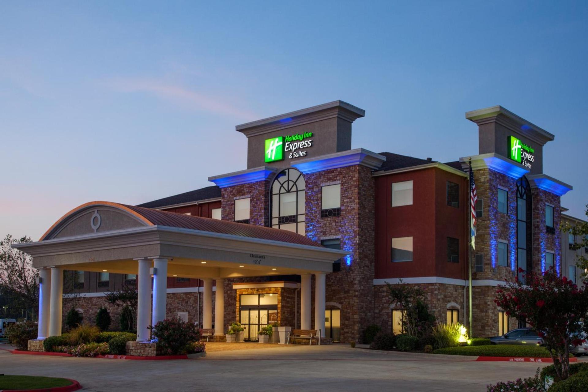 Holiday Inn Express & Suites Texarkana by IHG — hotel in Texarkana - Texas