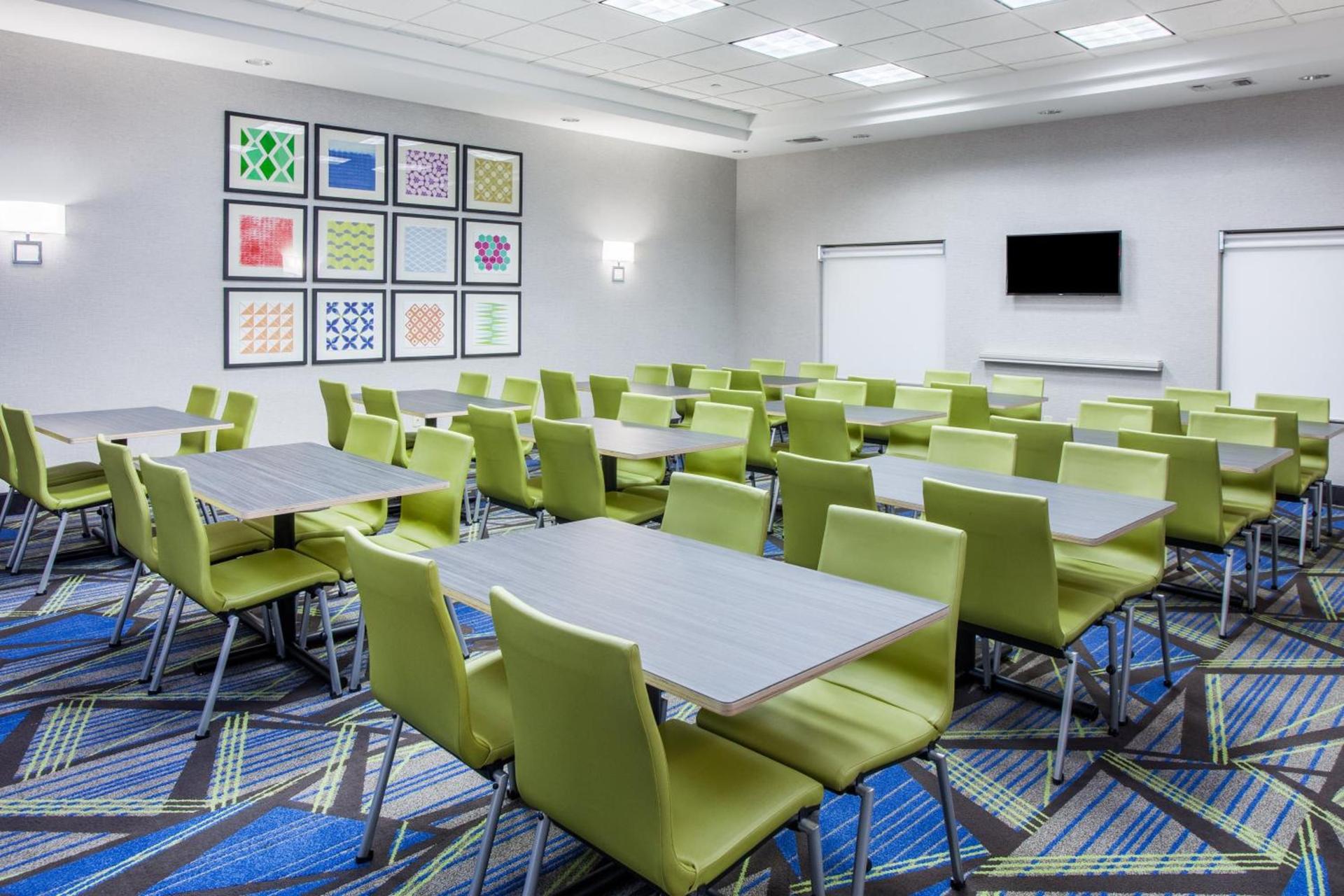 Holiday Inn Express & Suites Texarkana by IHG photo 44