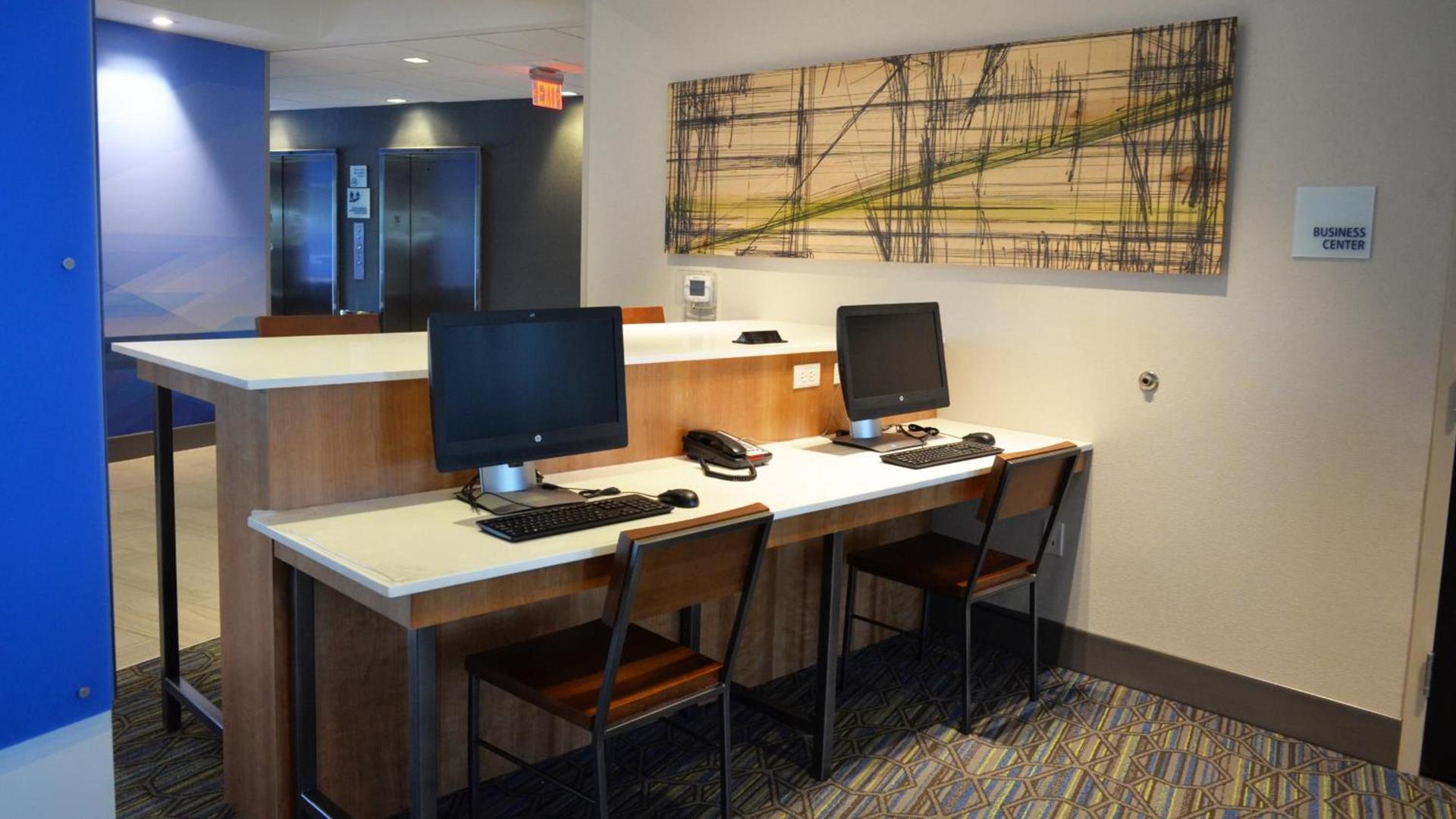 Holiday Inn Express & Suites - Jacksonville W - I295 and I10 by IHG photo 3