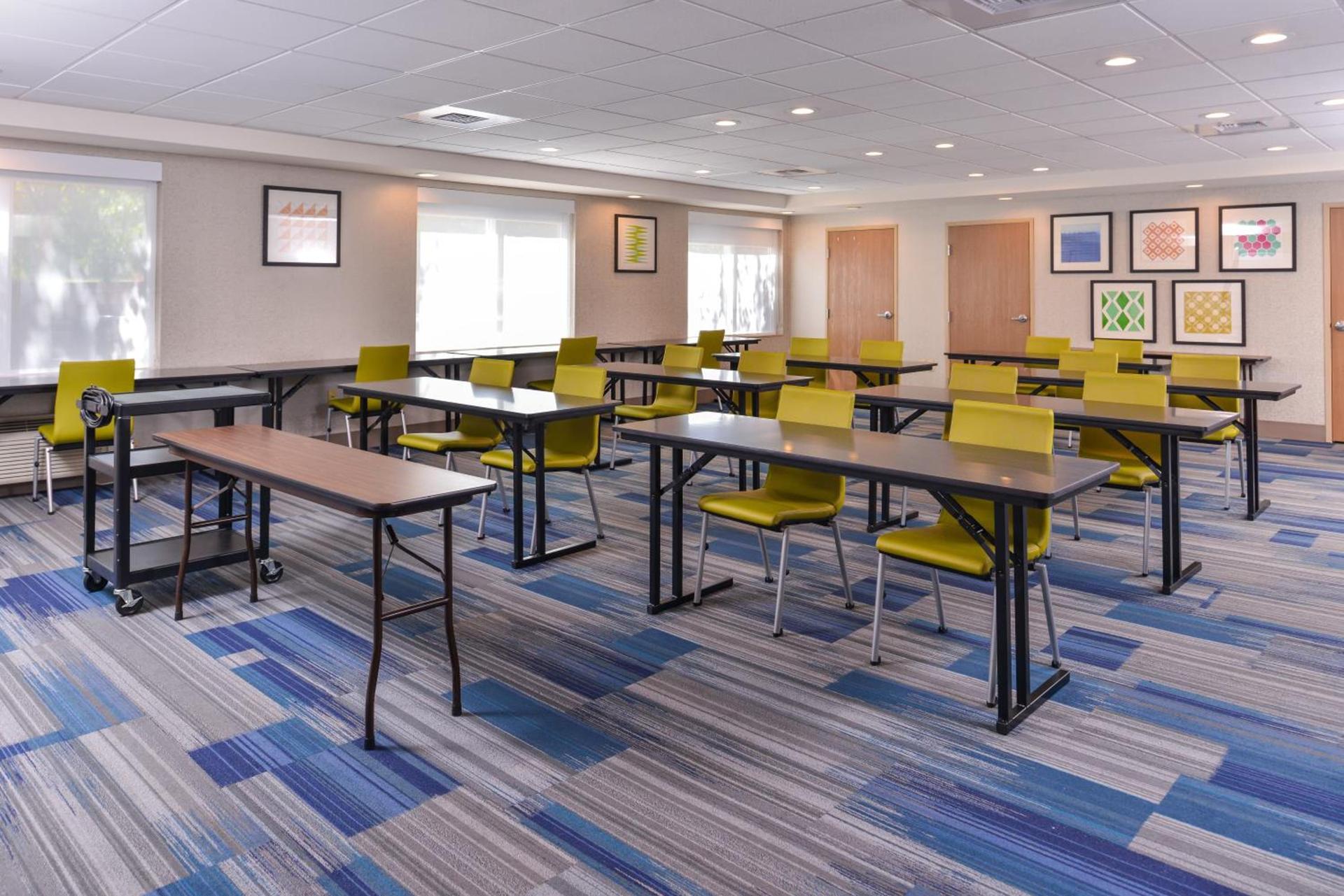 Holiday Inn Express & Suites Lacey - Olympia by IHG photo 7